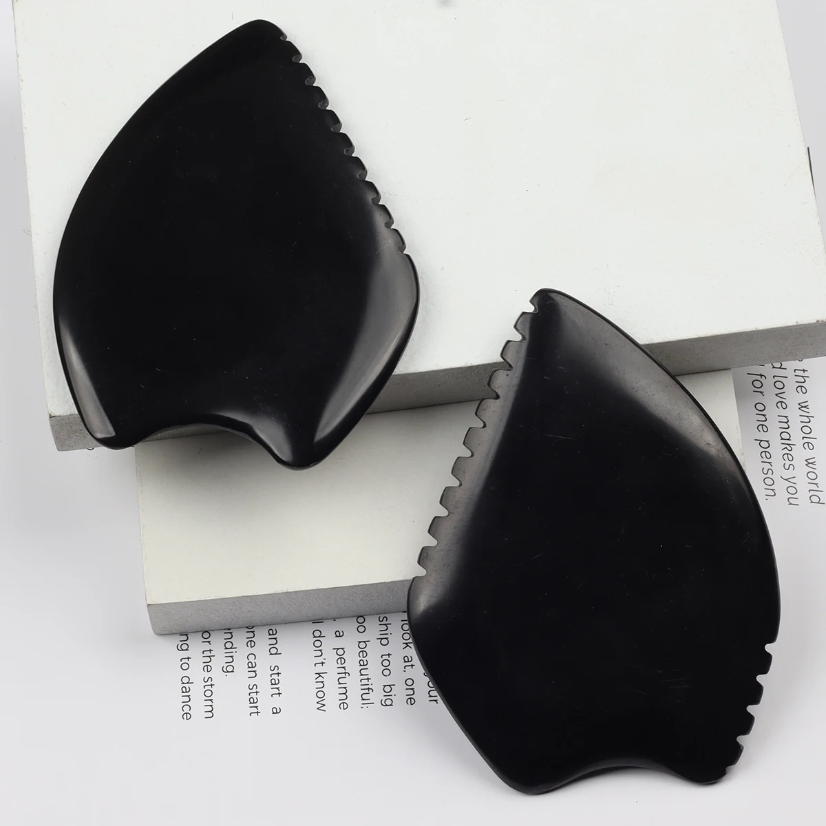 Natural Stone Face Gua Sha Tool China Bian Shi Massager Crystal Quartz Skin Care Head Comb Body Health guasha Scraper