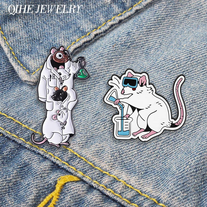 Lab Rat Chemistry Scientist Brooch Enamel Pins Cartoon Lab Mouse Beaker Test Brooches Bag Lapel Badge Jewelry Gift for Friends
