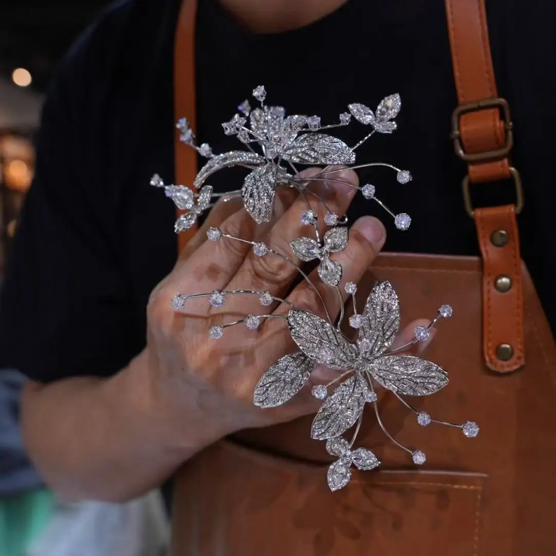 

Gorgesous Zircon Bridal Tiara Crystal Wedding Crown Hair Accessory for Brides Princess Style for Birthday Parties