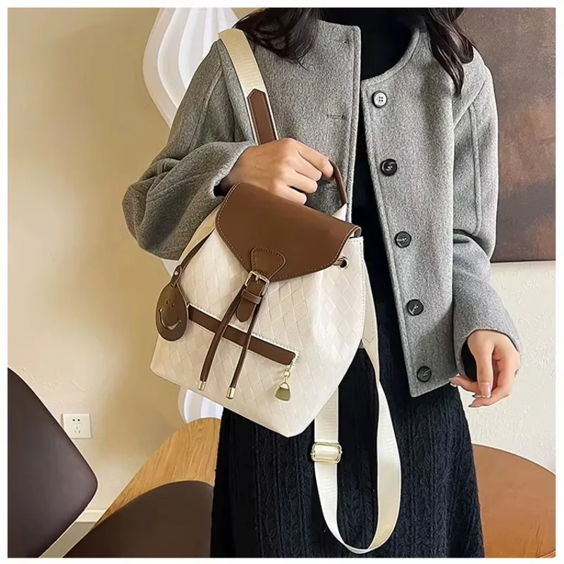 Retro contrasting color luxury women's travel backpack with waterproof PU zipper closed lightweight plaid pattern design