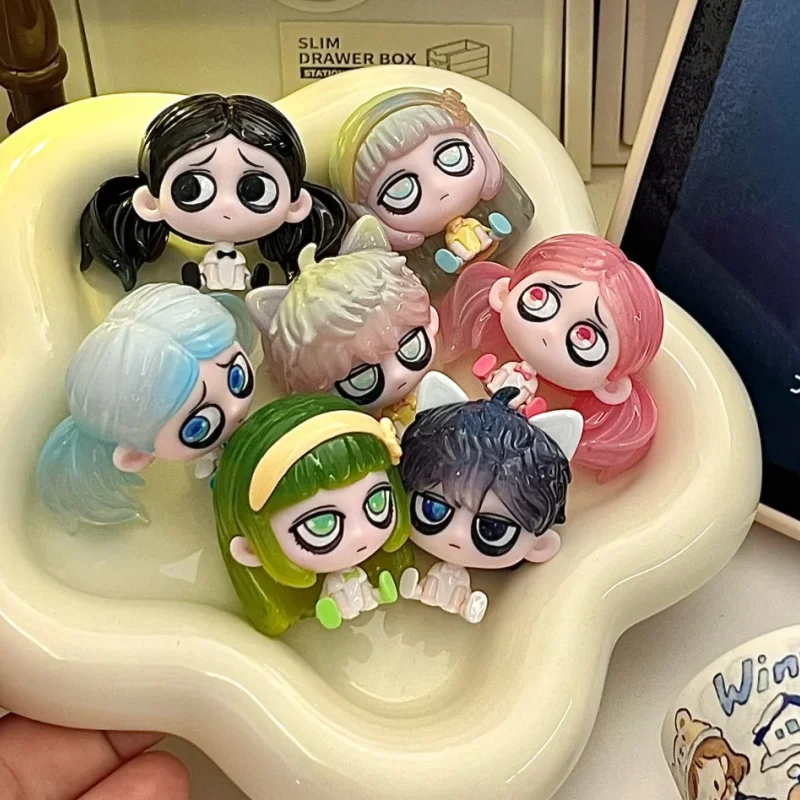 كيكي صف يجلس سلسلة صندوق أعمى صغير فتاة داكنة أنيمي الطرفية دمية سطح المكتب نموذج المرآب عدة حلية لعبة العصرية طفل هدية