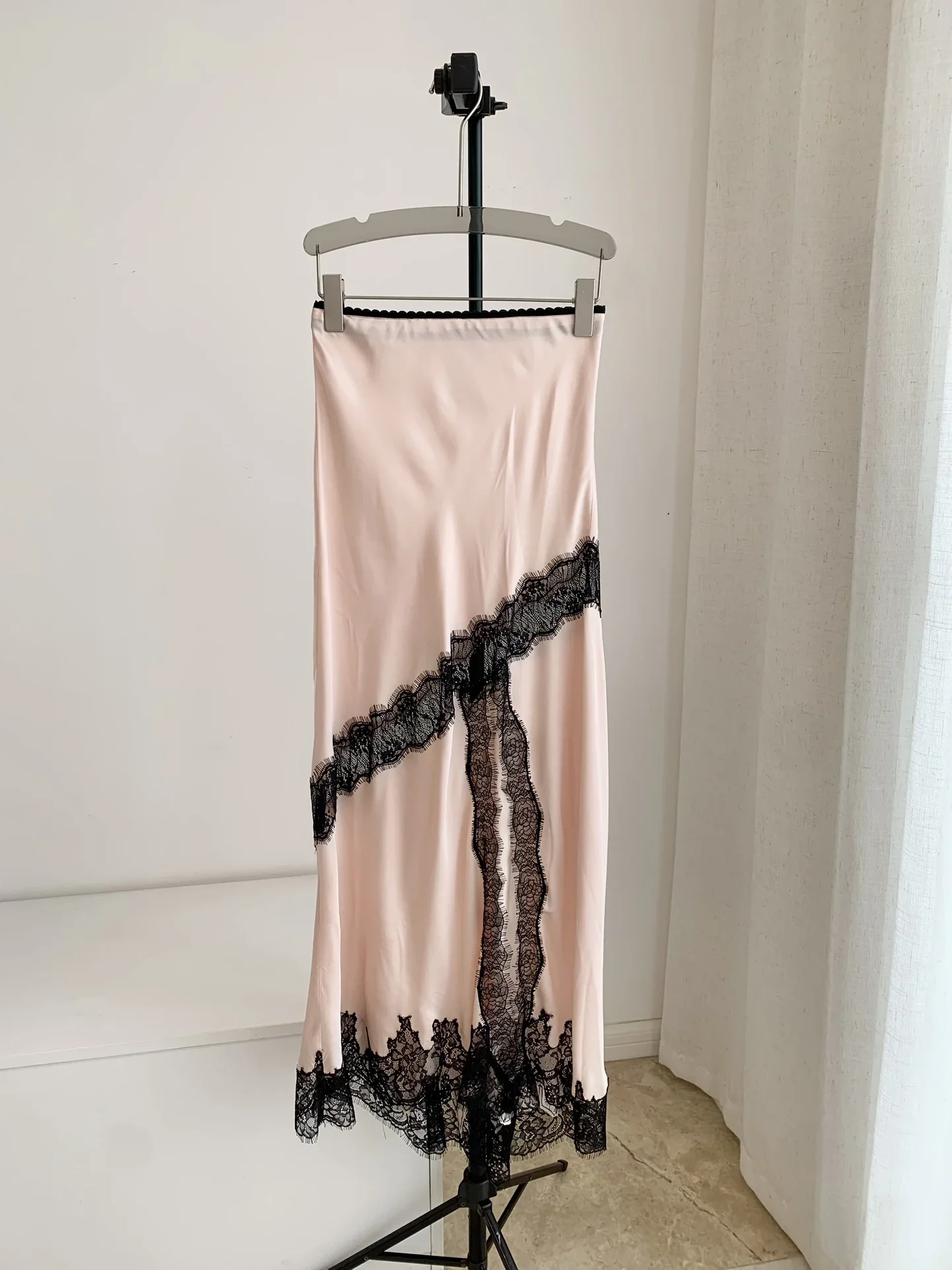 

Women Lace Patchwork Pink Sexy Set V-Neck Sleeveless Camisole Top + High Waist Side Split Long Skirt