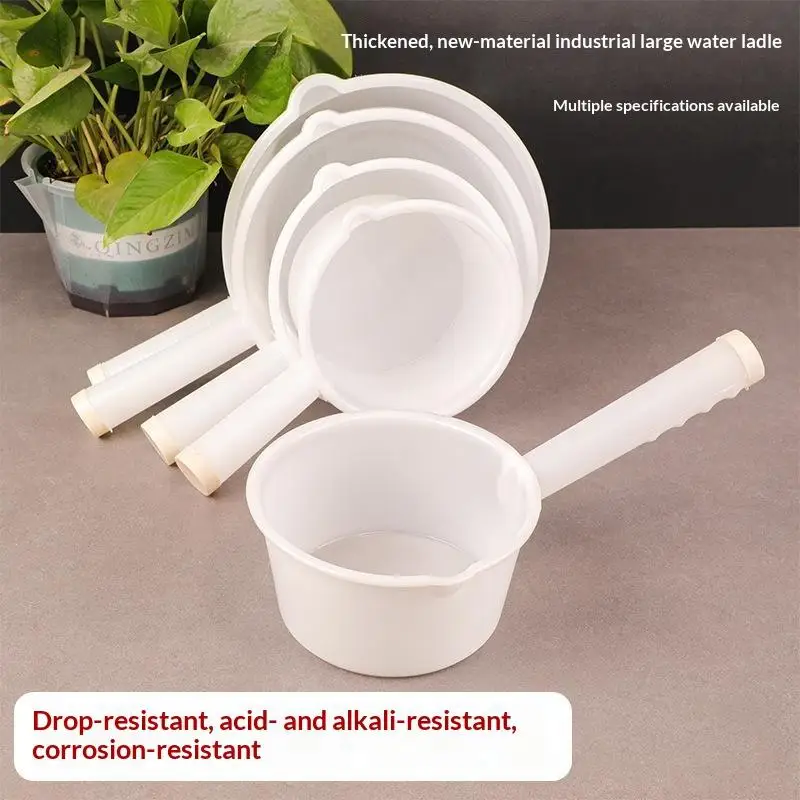 Kitchen Water Scoop Long Handle Plastic Ladle Bath Scoop Household Water Ladle Soup Dipper Garden Use White Serving Spoons