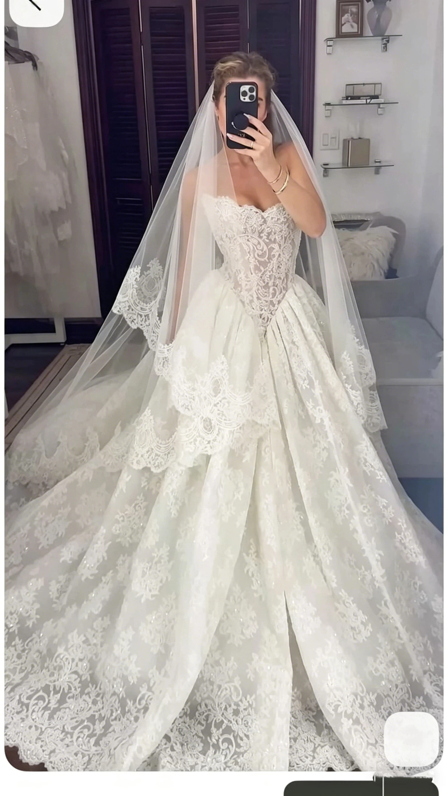 Elegant white strapless sweetheart lace ball gown wedding dress layered cathedral train bride gown Vestido De Noiva Customized
