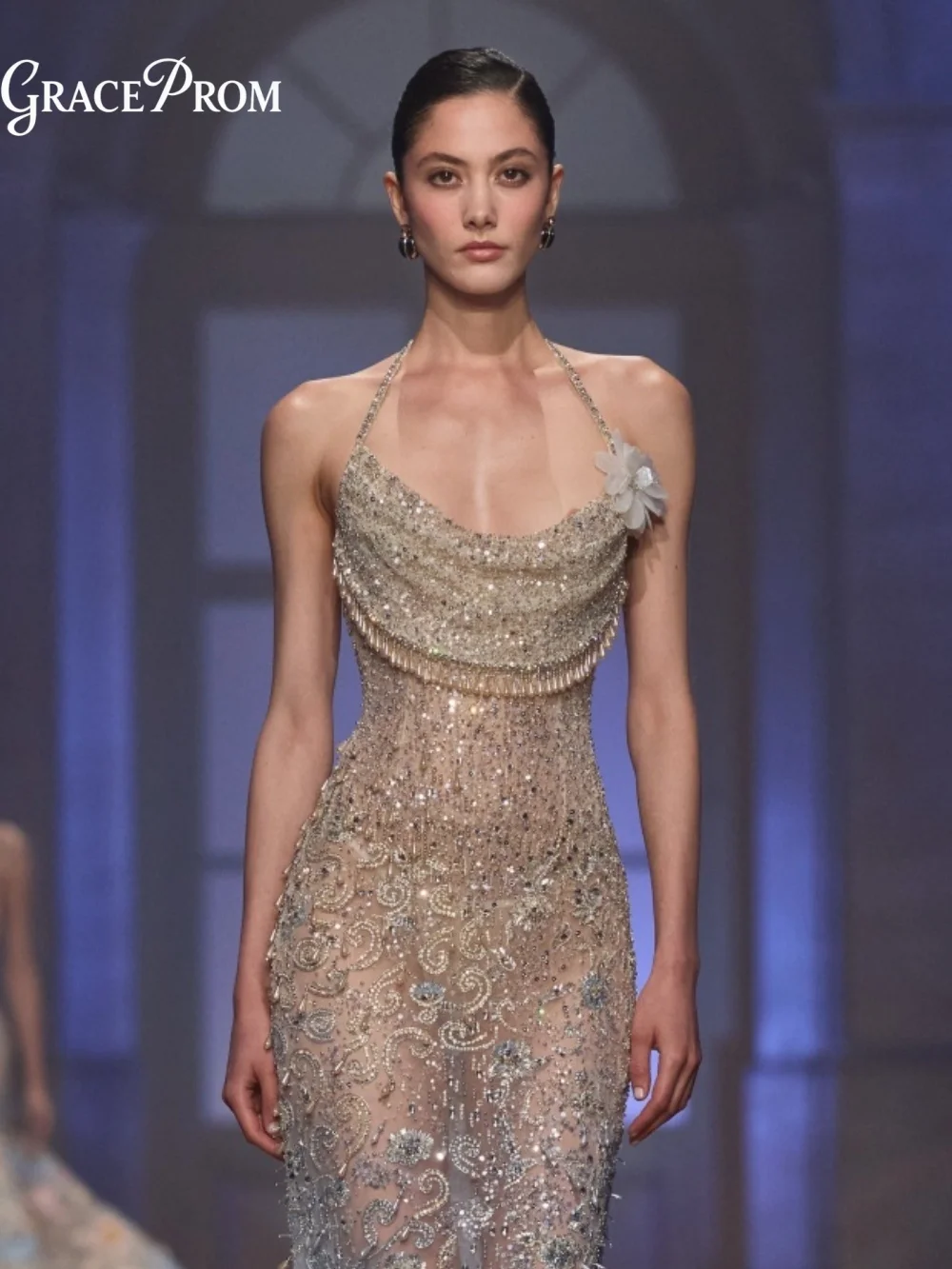 Sparkling Halter Scroll Pattern Crystal Evening Gown 2027 Slim Bodycon Party Dress Wedding Guests فساتين سهرة Formal Prom Dress