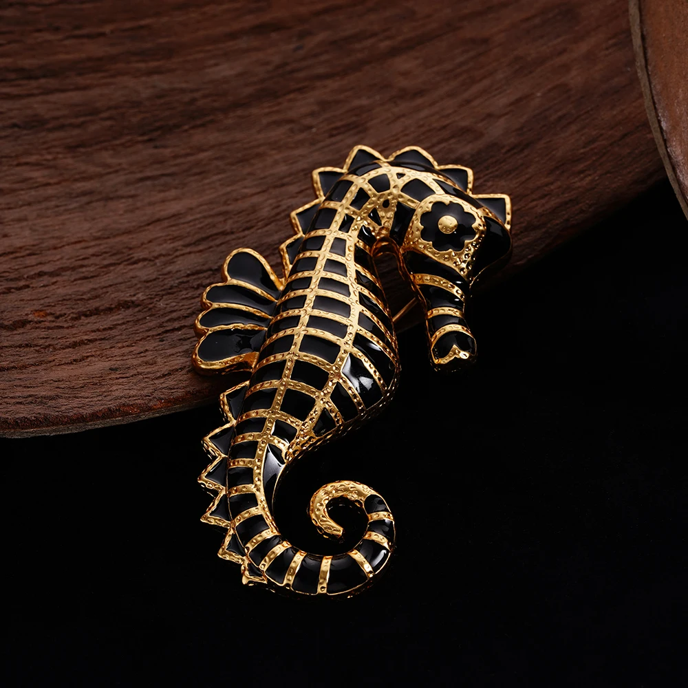 Retro Style Funny Black Hippocampus Animal Beach Seahorse Brooch Pin Luxury Designer Office Casual Coat Dress Pins Gift