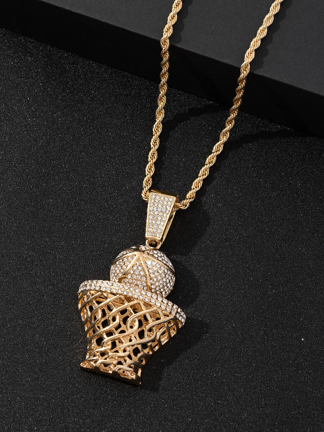 1 FBA court pendant necklace, hip-hop punk style basketball hoop, hip-hop shining zinc alloy men's necklace