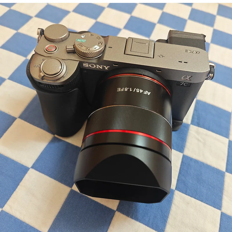 غطاء لين مربع حربة معدنية لهاتف SAMYANG / ROKINON AF45mm F1.8 AF35MM F2.8 FE يأتي مع غطاء معدني