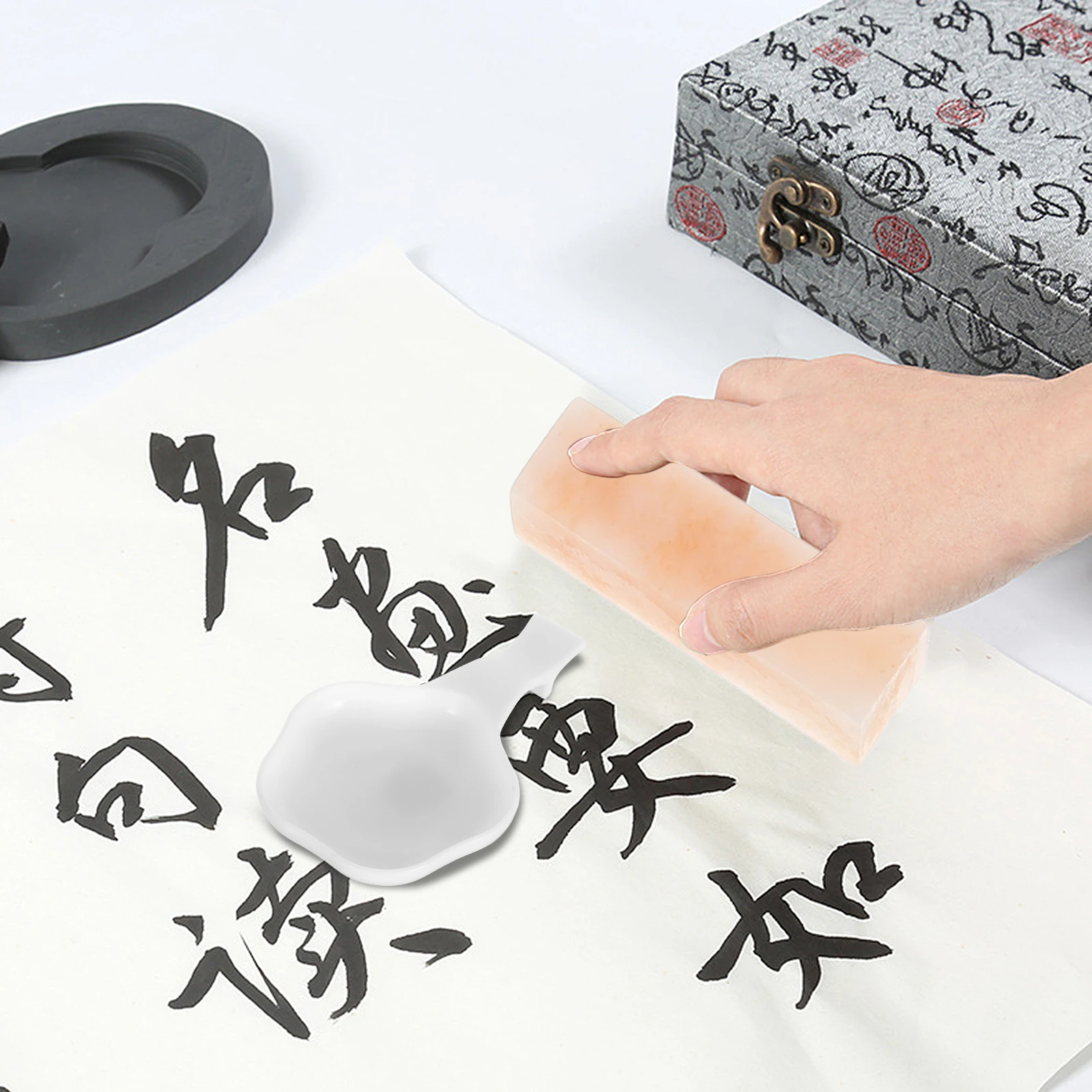 

20pcs Water Butterfly Pen Holder Calligraphy Supplies Ink Bowls Plastic Painting Tools Brush Washer for Art Canvas