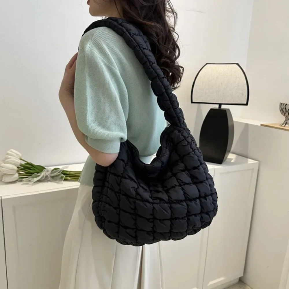 

Fashion Tote Handbags for Women Black Large Capacity Soft Rhombus Bags Quilted Shoulder Bag Purse for Travel Shopping