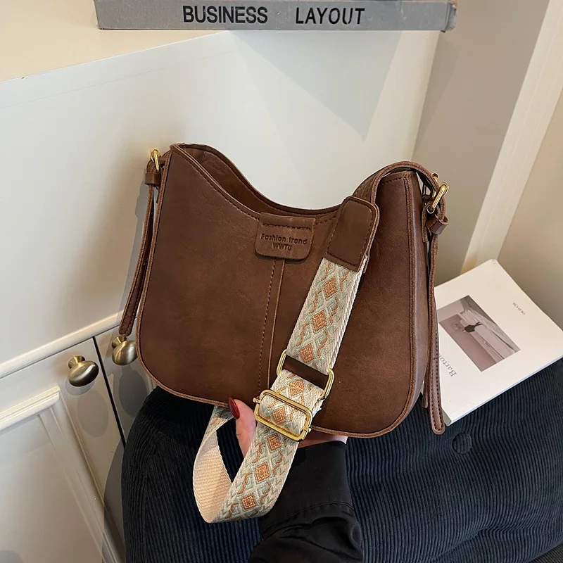 

Минималистичная женская сумка-хобо и седельная сумка 2025 года, универсальная сумка через плечо, шикарная многофункциональная сумка, практичная и стильная ​