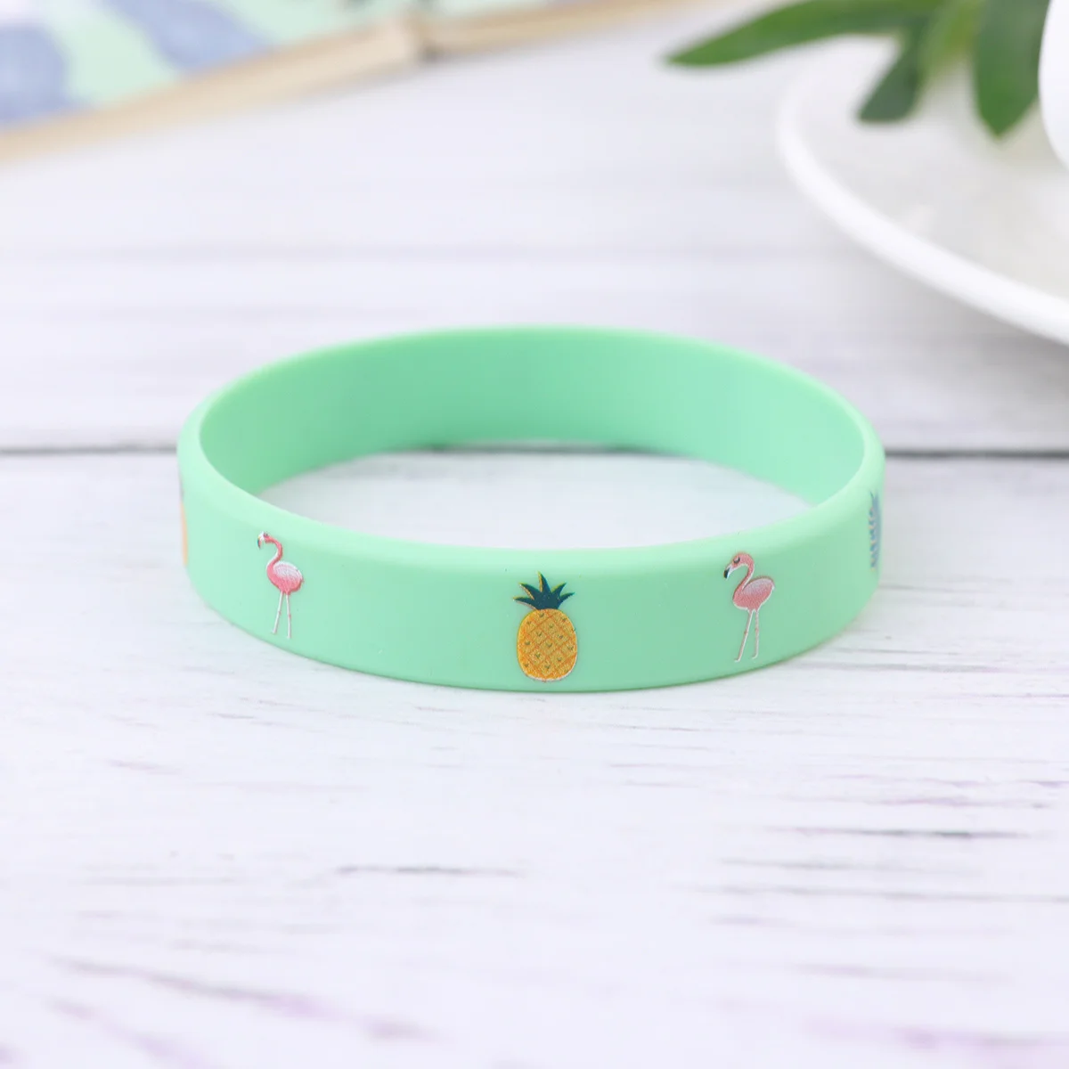 

24Pcs Silicone Wristbands Flamingo Design Party Bracelet Vibrant Pattern Stand Out Crowd Ideal for Theme Events Birthday