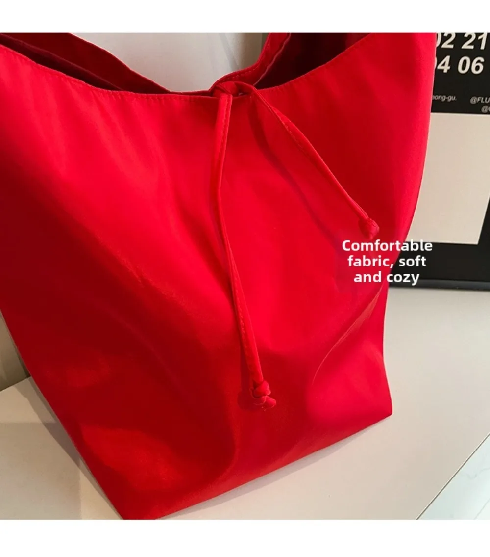 Modische Bestseller Einfarbige Weiche Nylon-Schultertasche Große Kapazität Designer-Handtasche Schlichte Vielseitige Tragetasche – Detail 4