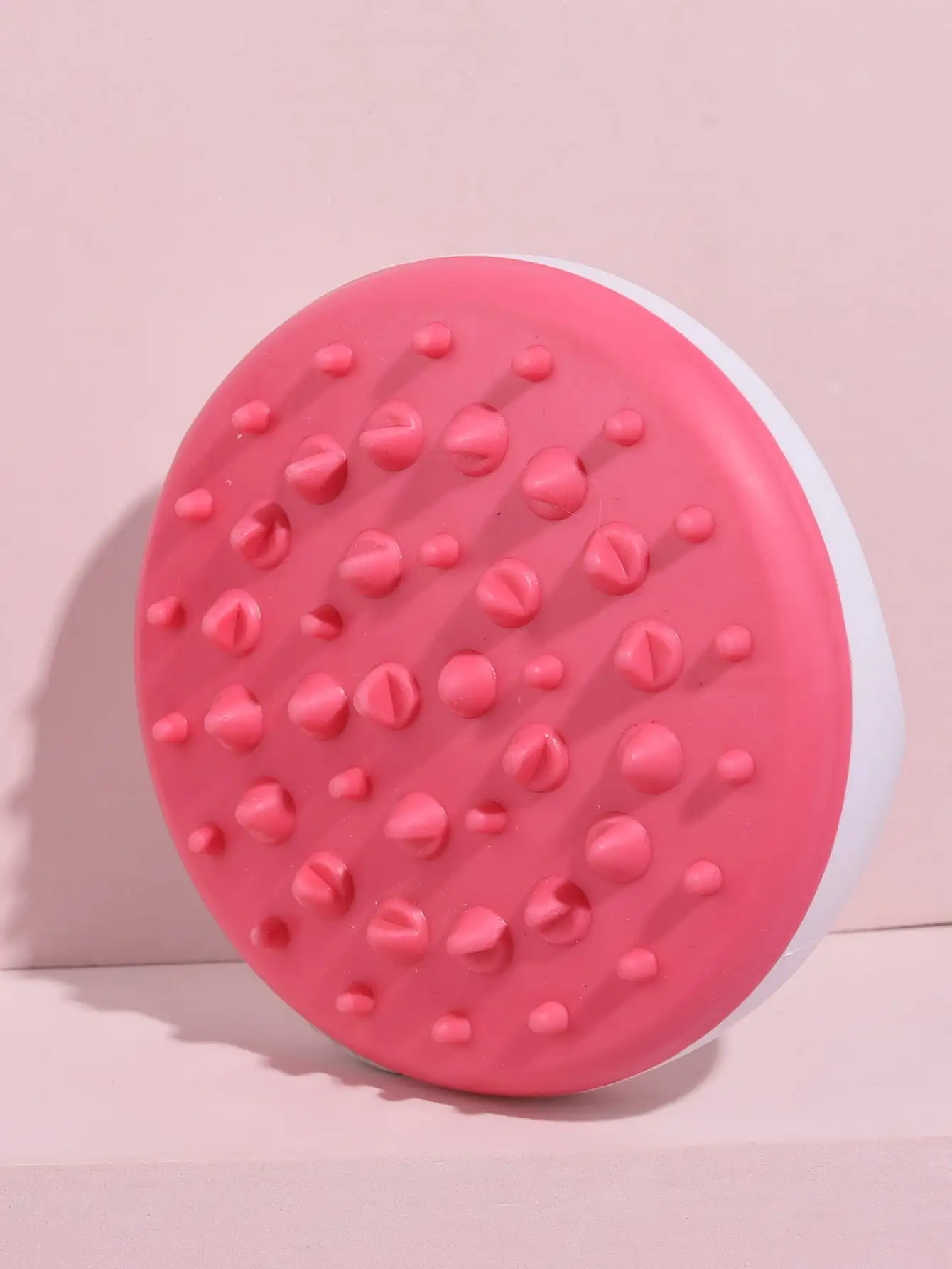 1 Pcs Heart‑shaped Bumps Silicone Makeup Brush Cleaner Box Portable Cosmetic Brush Washing Scrubber Cleaning Tool