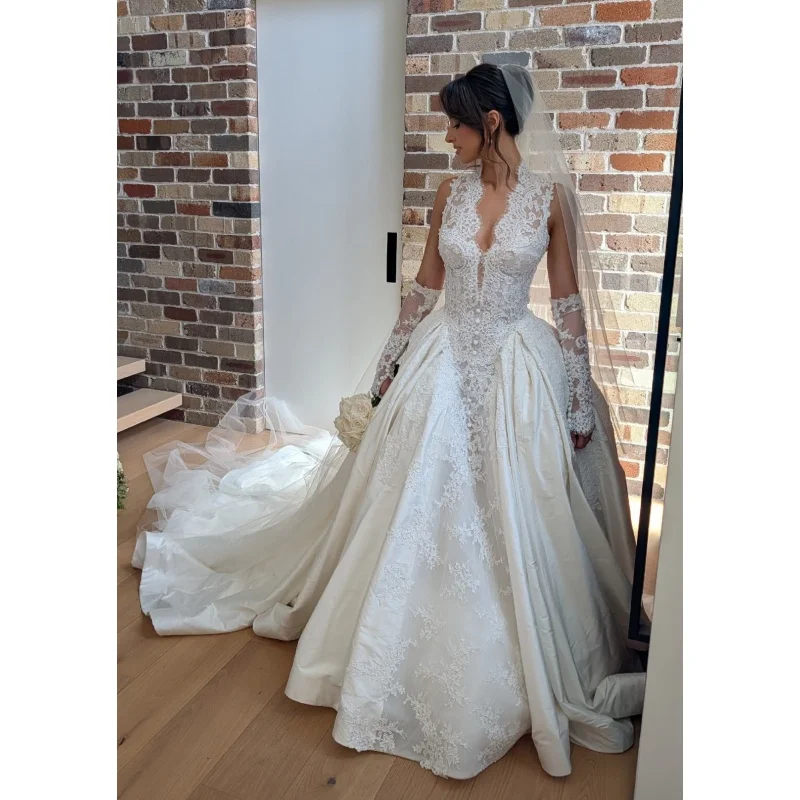 

Индивидуальное элегантное свадебное платье принцессы с глубоким V-образным вырезом, съемными рукавами, атласными кружевными пуговицами-наклейками, Vestidos De Noiva