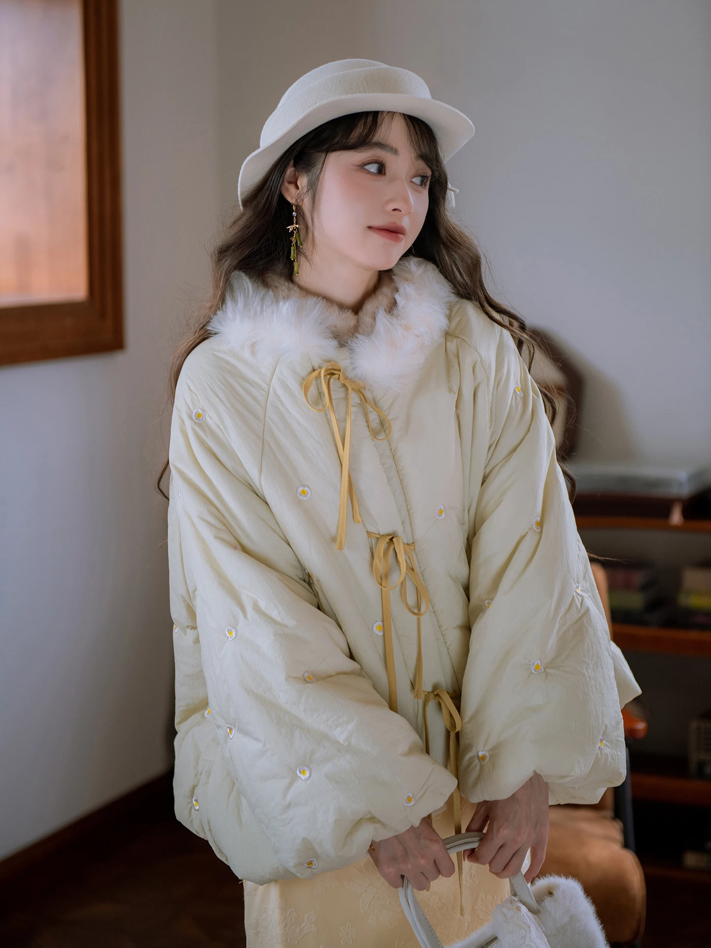 

Thiened Embroidered Women's Cotton Jaet Loose Fit ort Sle Winter Coat Floral Print Padded Bread Sle Cotton Outerwear