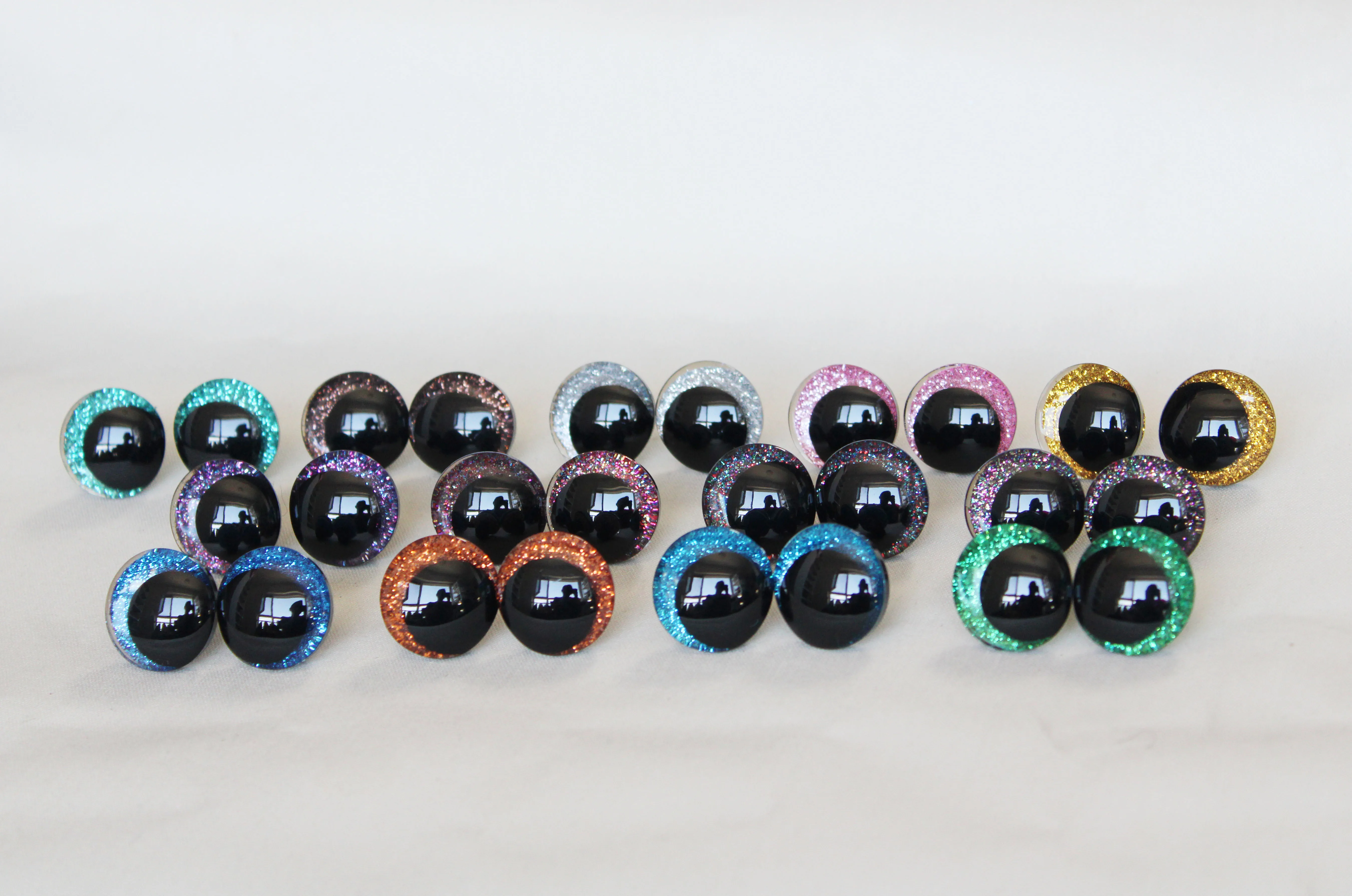 100 Stks/partij 12Mm 14Mm 16Mm 18Mm 20Mm 25Mm 30Mm 35Mm Komische 3d Glitter Speelgoed Ogen Grappige Pop Ogen Met Wasmachine Voor Pluche Ambacht-N19