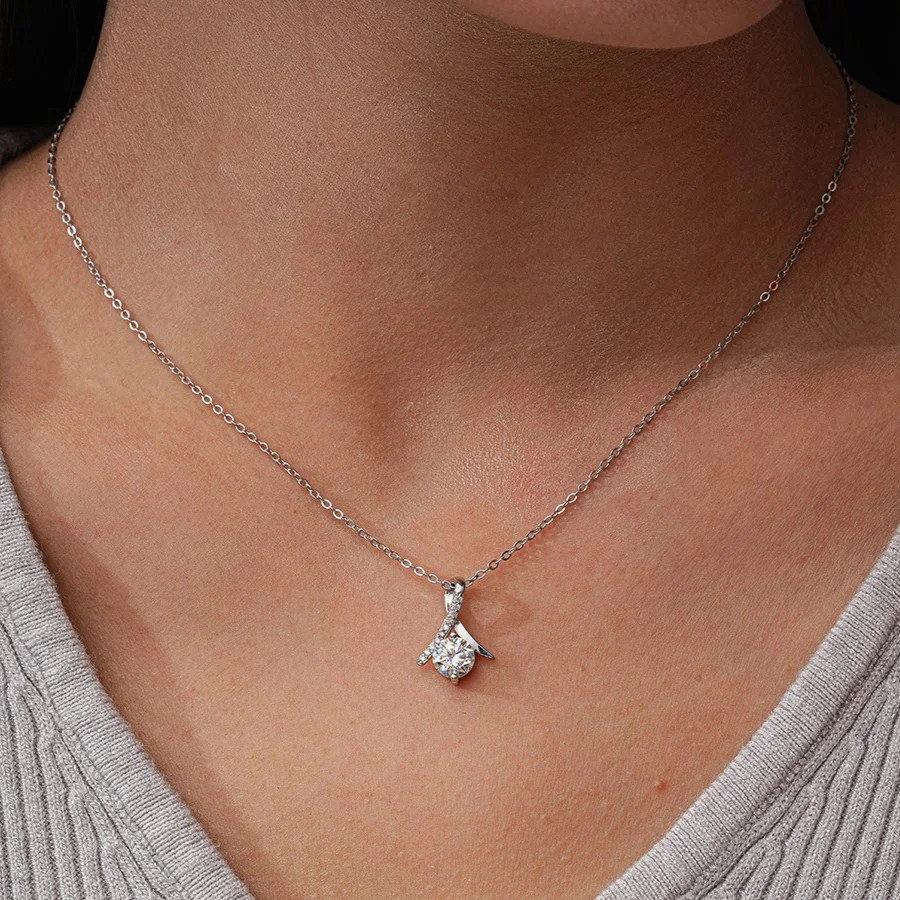 1Pc 1/2/3 Carat This S925 Sterling Silver Moissanite Pendant Necklace Features A Small and Exquisite Design.
