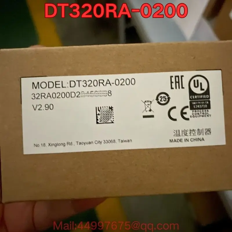 

Brand new DT320RA-0200 temperature controller