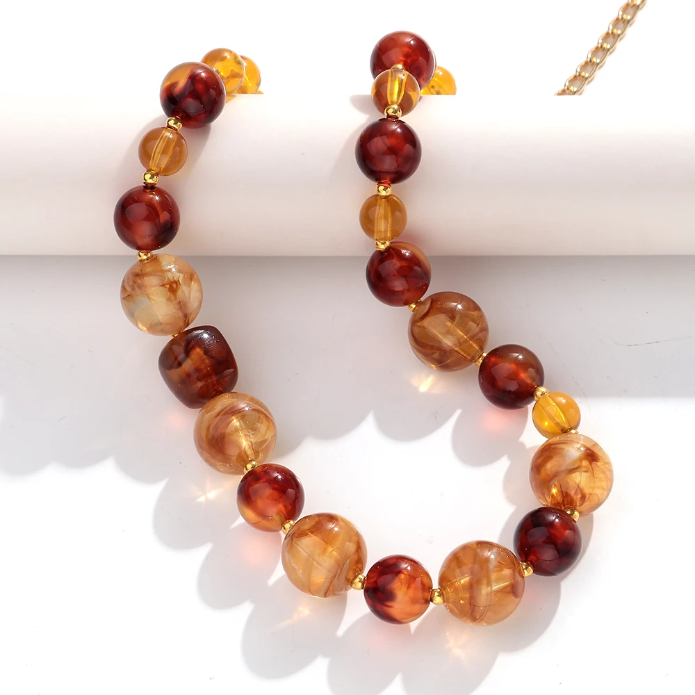 Neue Trendige Mehrfarbige Harz-Herzperlen Kettenhalsband für Frauen Minimalistischer Handgefertigter Acryl-Liebes-Choker Party-Schmuck Geschenk – Detail 8