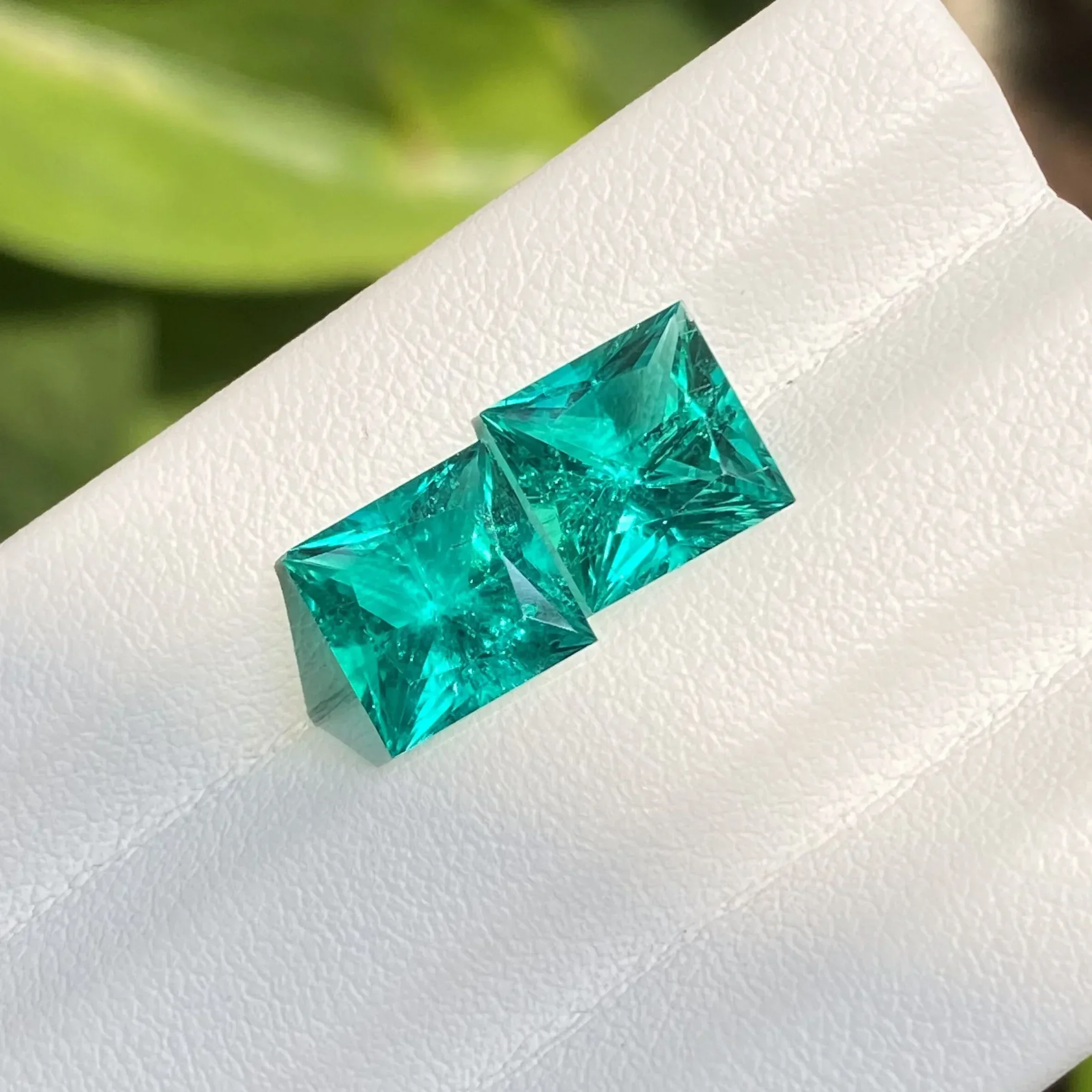 

Lab Created Columbia Emerald Stone Princess Cut Hydrothermal Green Emerald Jewelry Making