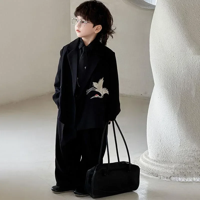 

Черный формальный детский эксклюзивный наряд, весенний костюм для мальчиков 2025 года, модный повседневный пиджак с вышивкой, брюки, комплект одежды из 2 предметов для школьниц