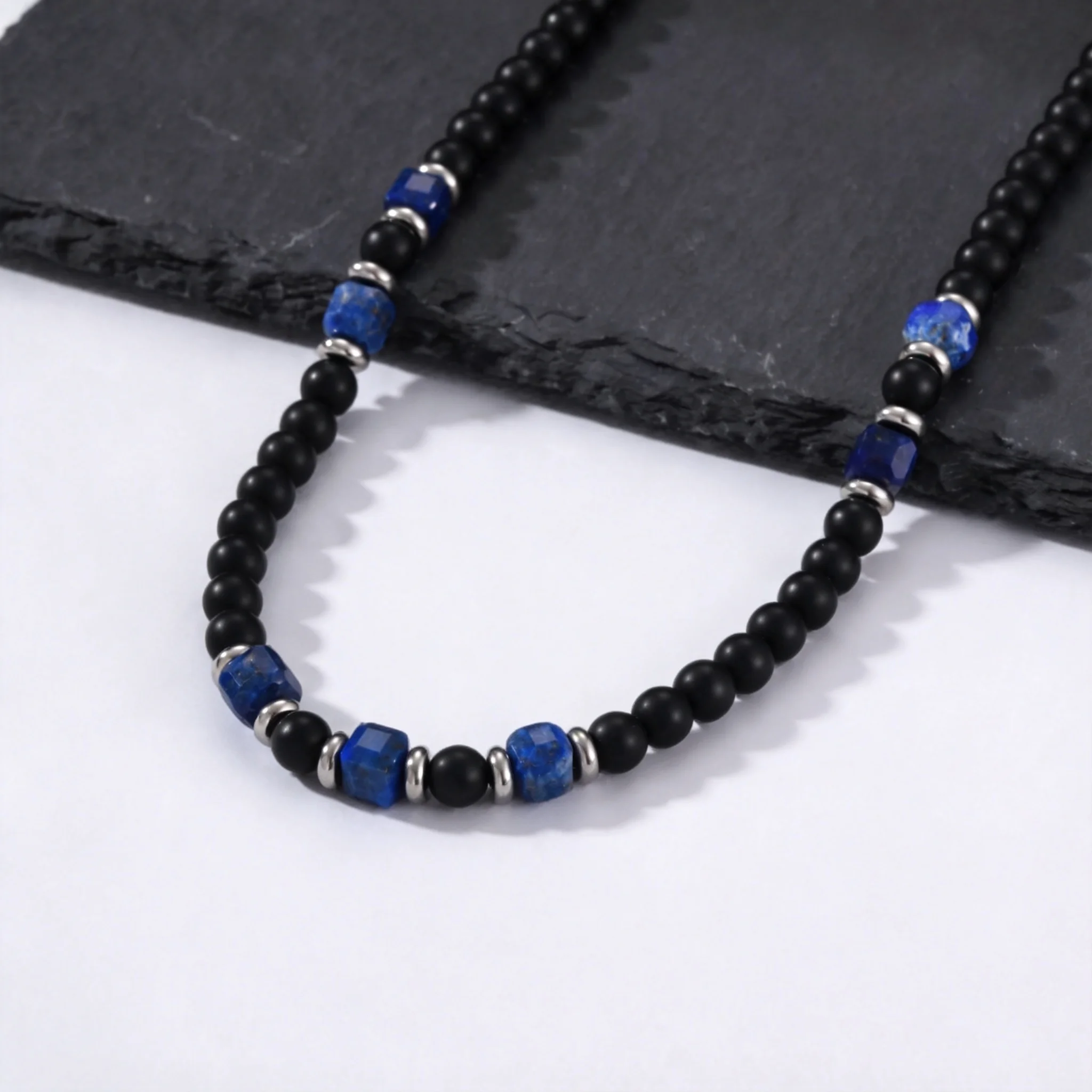 Stilvolle Herren-Halskette aus Natursteinperlen, Schwarze Achat-Lapis-Perlenketten, Vintage Punk-Schmuck Geschenk für Ihn – Detail 4