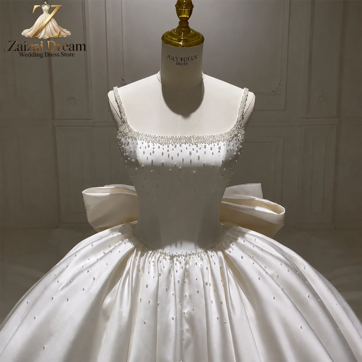 CustomizedLuxury Satin Ball Gown Wedding Dress Square Neck Beaded Bridal Gown with Bow Long Train Wedding Dress Vestido De Noiva