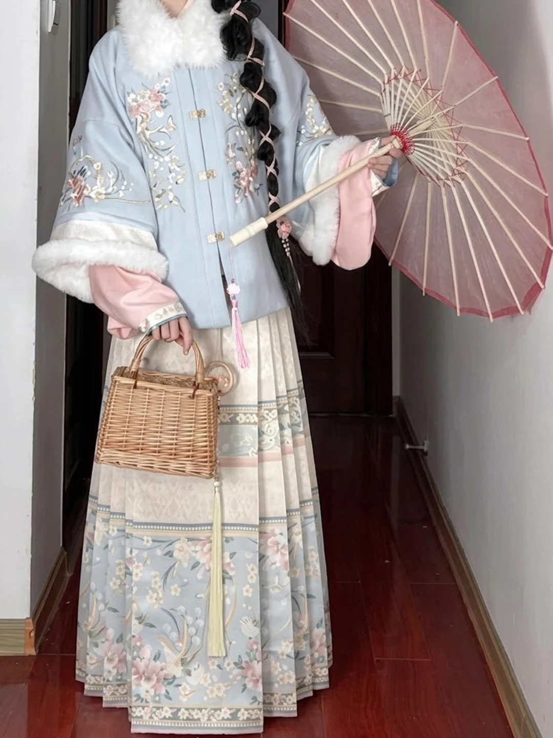 Women's Ming Dynasty Style Embroidered Short Coat Fleece Lined Cloud Shoulder Hanfu Set with Heavy Work Autumn 2026 New Arrival