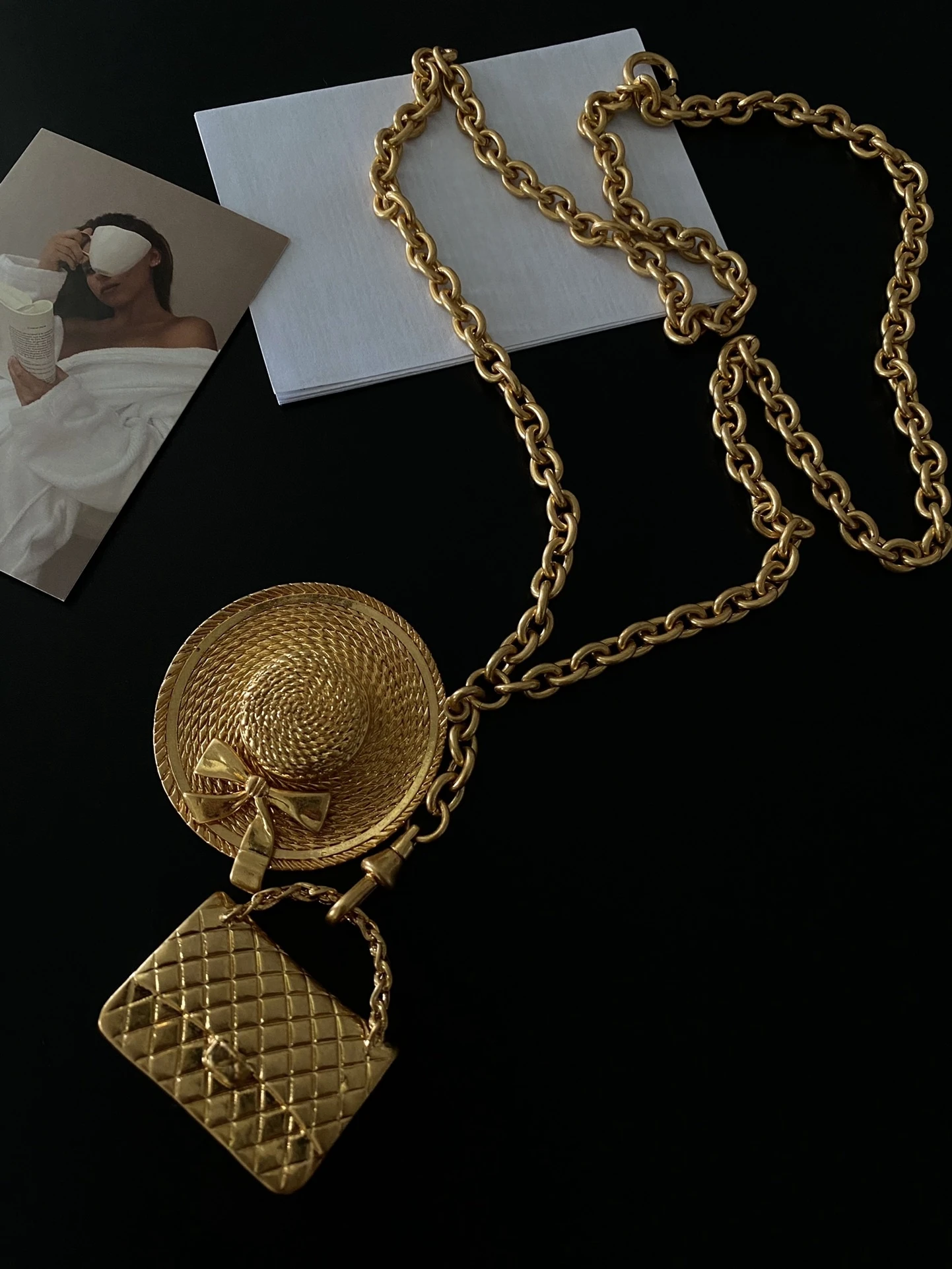 Corrente de cobre banhada a ouro, Design clássico