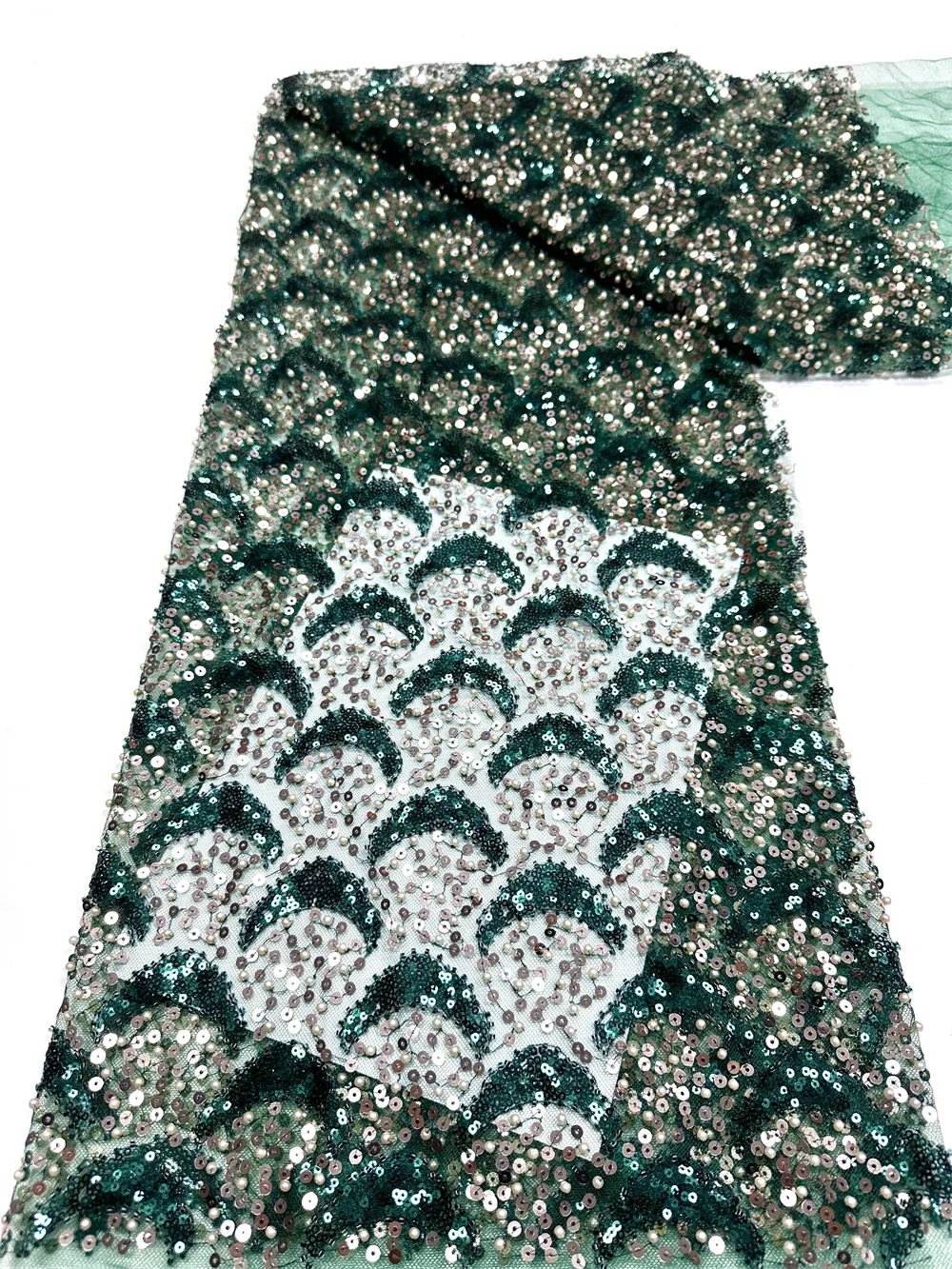tessuto-di-pizzo-africano-di-lusso-all'ingrosso-verde-con-perline-in-rete-francese-nuovi-tessuti-nigeriani-2026-paillettes-tulle-per-cucito