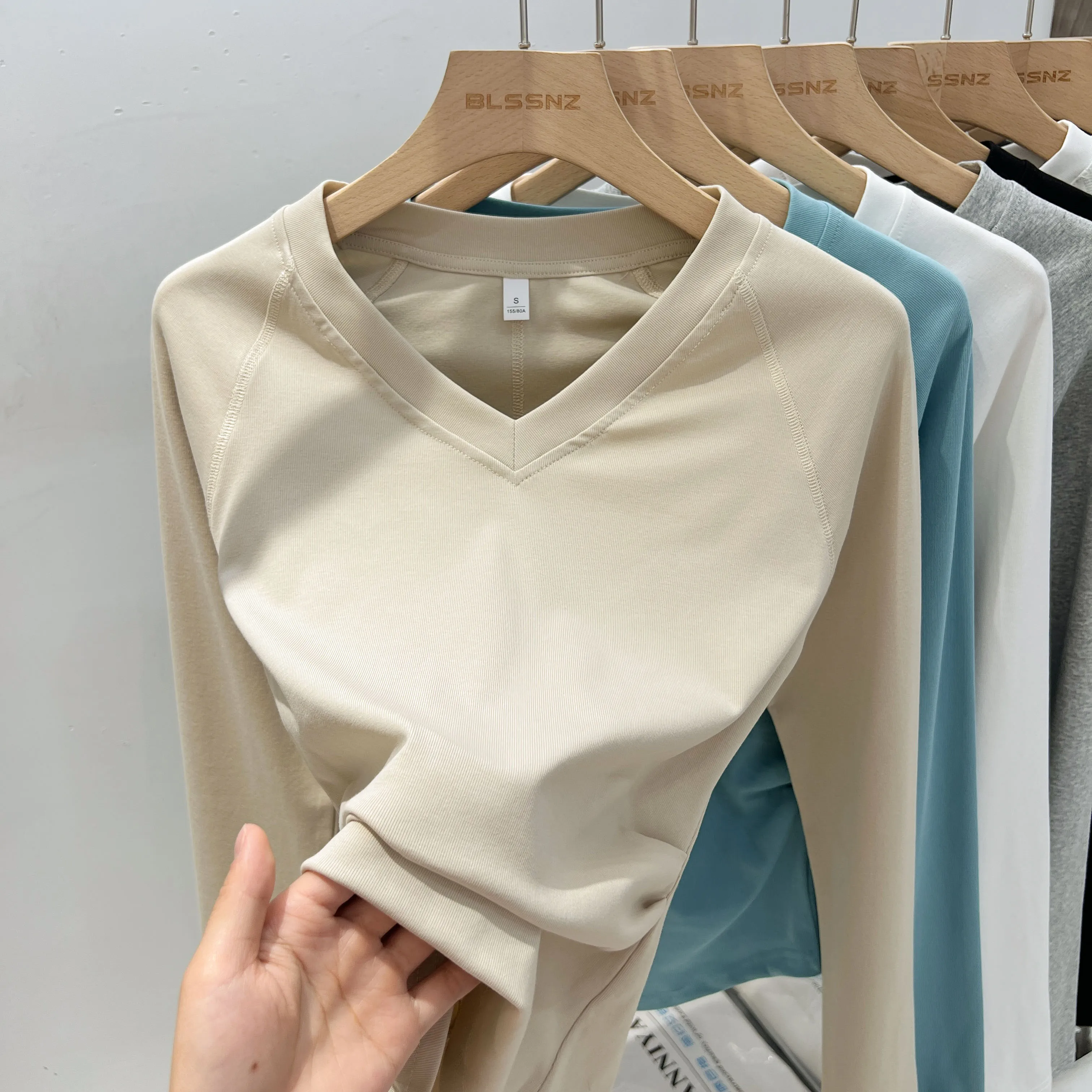 

2025 Summer Pleated Waist Slimming Base T-Shirt Basic V-Neck Slim T Shirt Women Solid Versatile Trend Long Sleeve Top