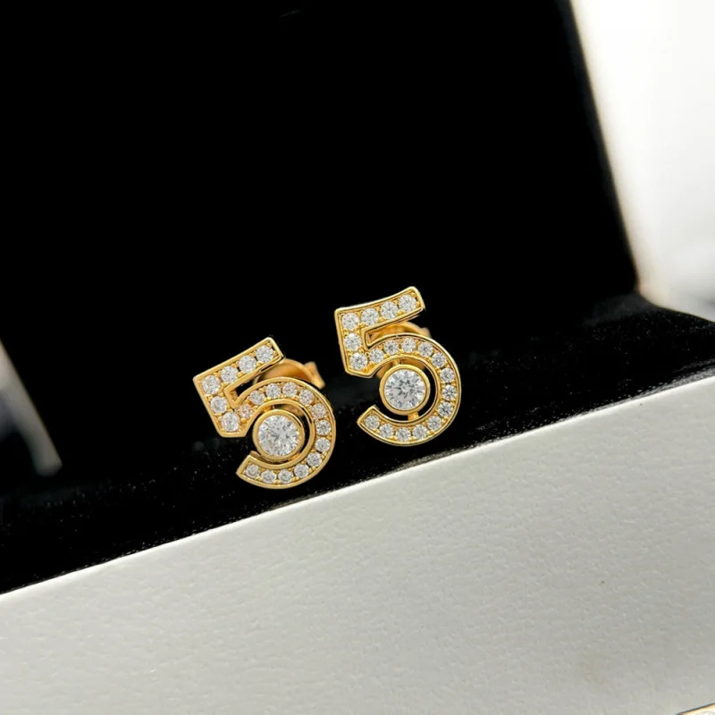 

S925Sterling Silver Diamond Inlaid Numbers5Seiko High-Grade Fashionable Gentle Temperament Classic Earrings