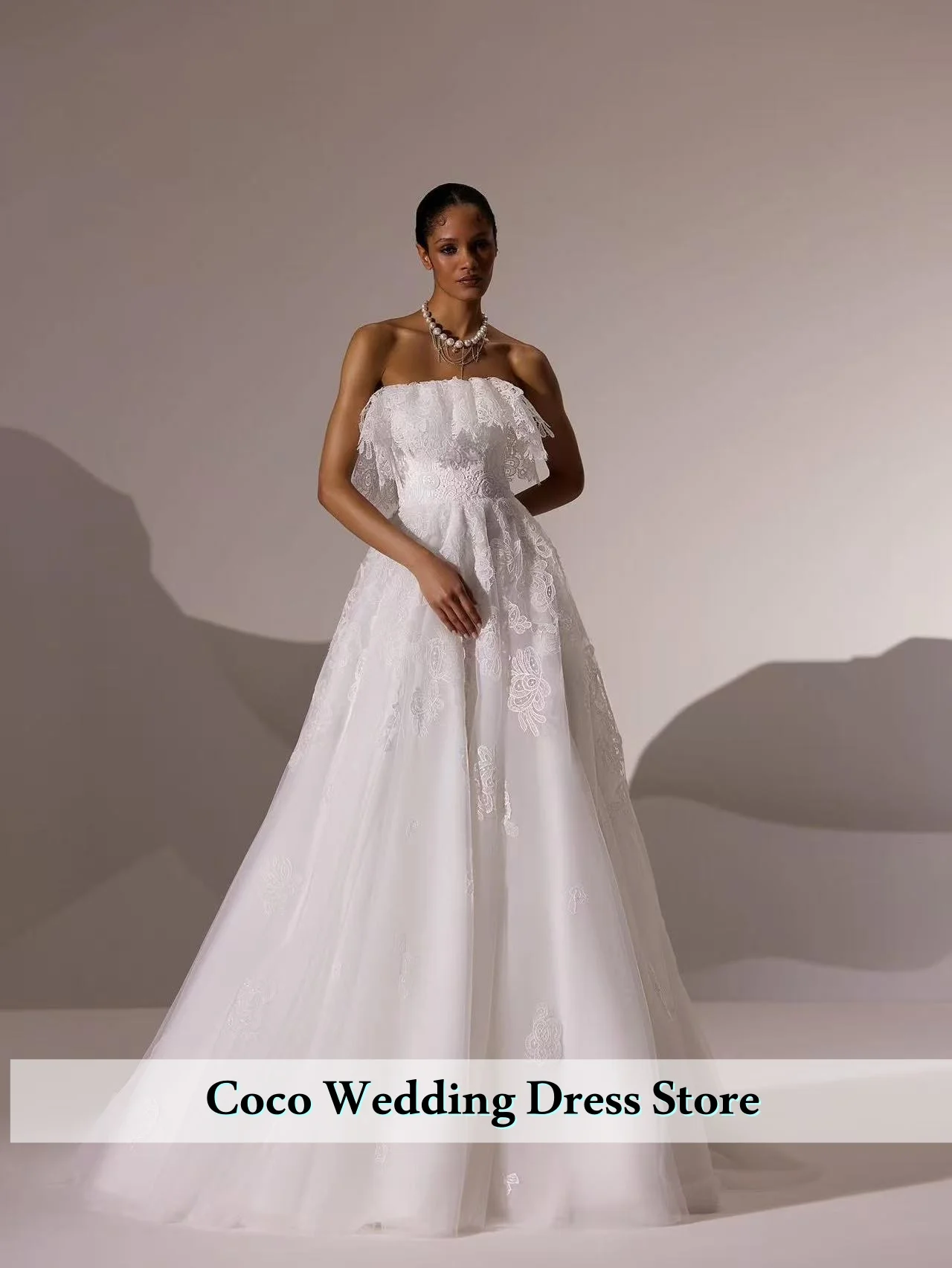 

Customized Gorgeous Lace Strapless Wedding Dress For Women Dreamy Appliques A Line Bridal Gown Fashionable No Veil Dresses