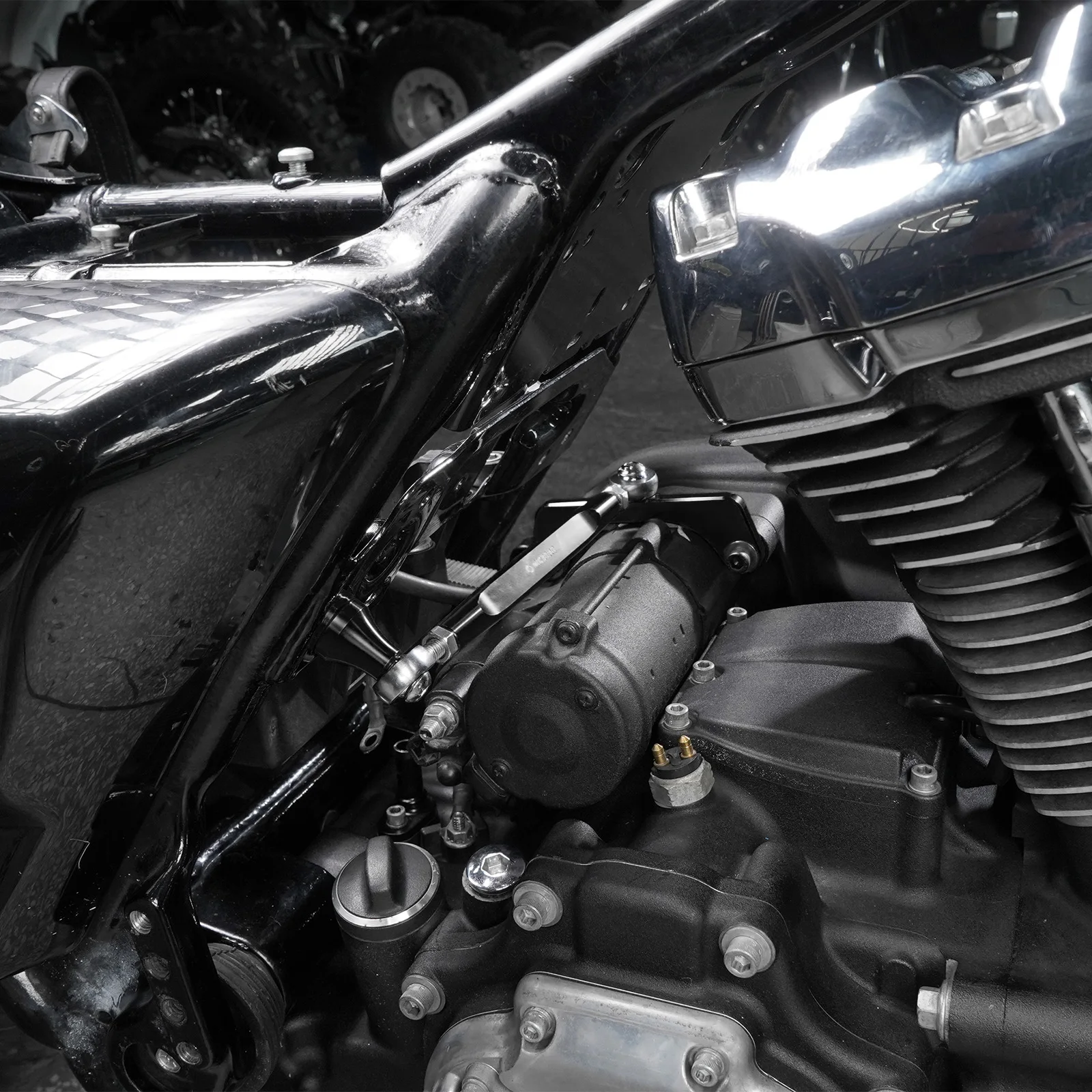 Für Harley Road Glide FLTRX 2017-2020 M8 Touring Stabilisator Street Glide FLHX 2017-2025 Road King FLHR 2017-2022 CVO FLTRXSE – Detail 9