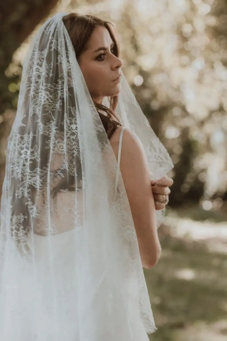 Vintage Lace Wedding Veil Angel Cut Lace Bridal Veil Chantilly Wedding Accessories Handmade Customization