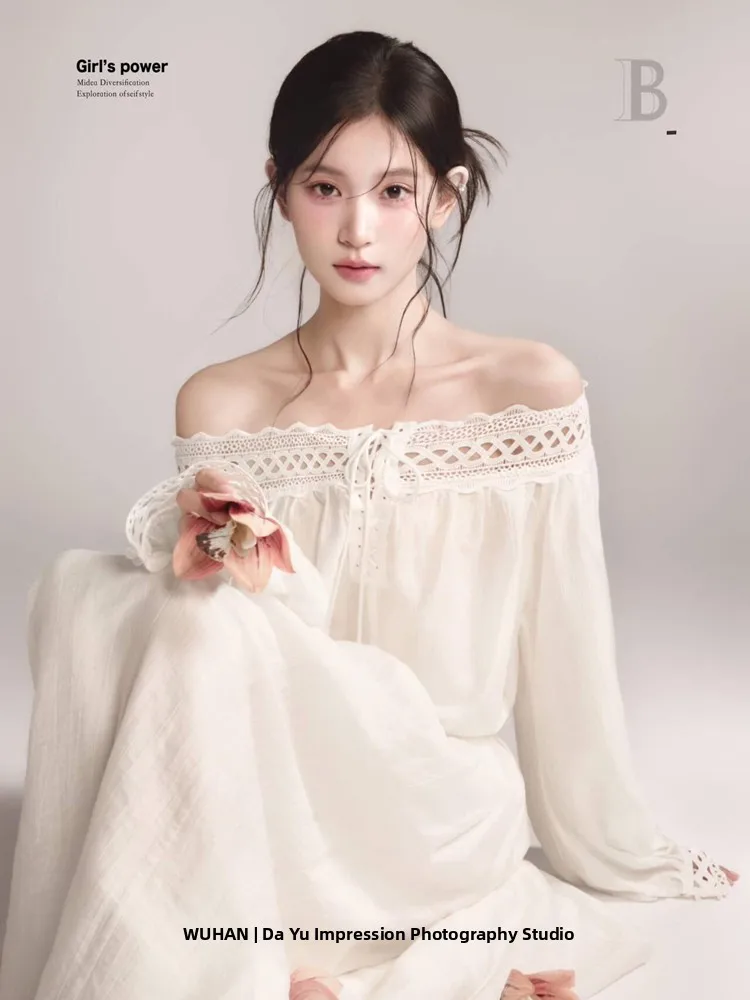 

Artistic Portrait Photography Studio Korean Style Lazy Girl Emotional Portrait Minimalist High-End Feelings Photography Clothes