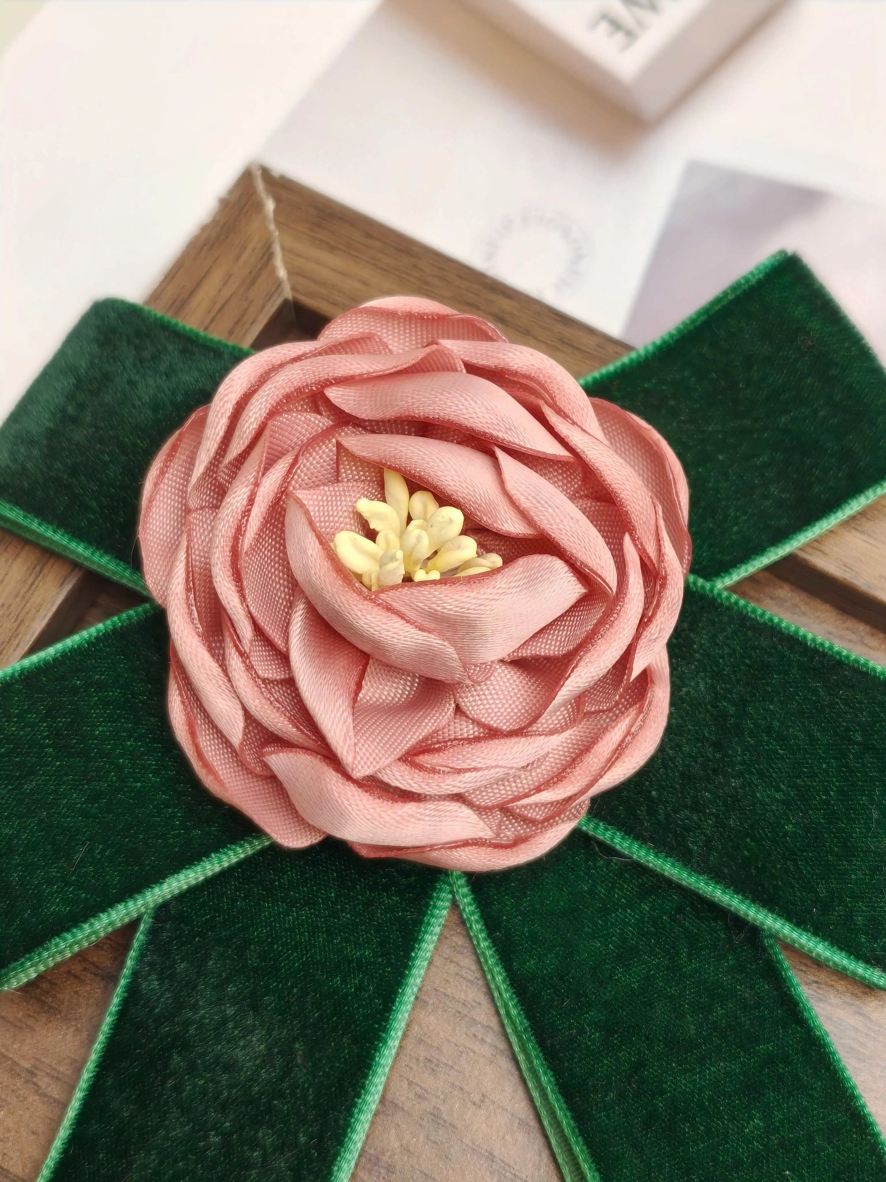 French-Style Vintage Dark Green Velvet Double-Layer Bow Tie, Handmade Fabric Three-Dimensional Camellia Flower Collar Accessory, Elegant Girl's Shirt and Suit Flower Collar Decoration, Versatile Accessory for Photoshoo