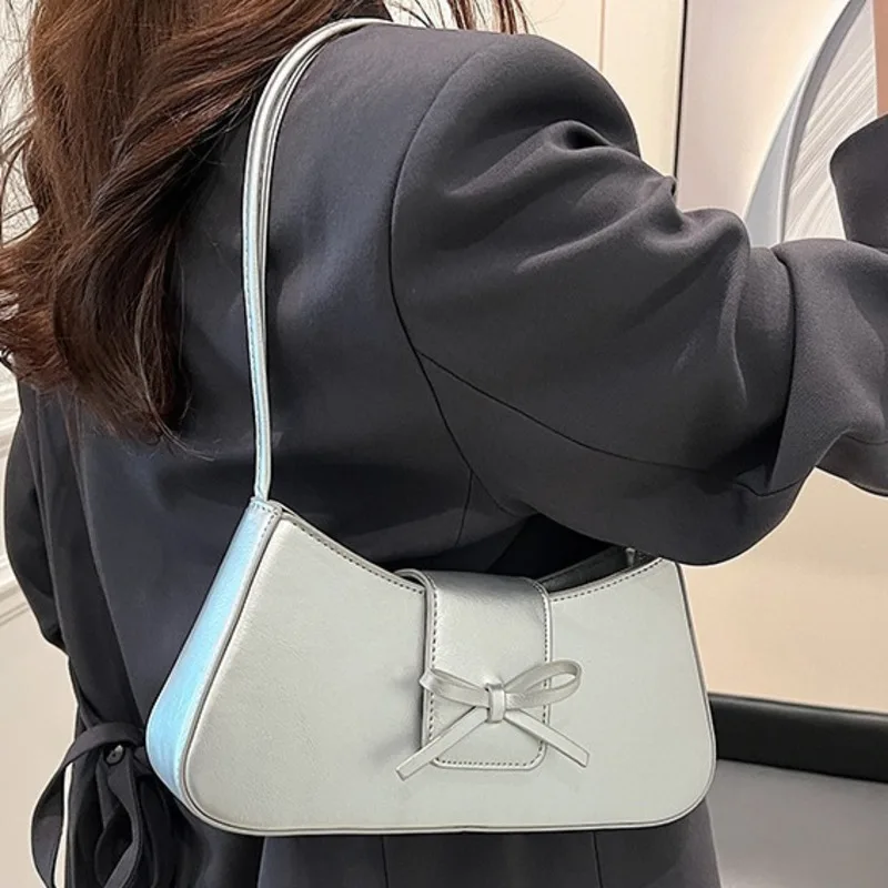 Bow Tote Bag Girls 2024 New Korean Single Shoulder Underarm Bag High Quality Versatile Commuting Stick Bag Single Shoulder Bag