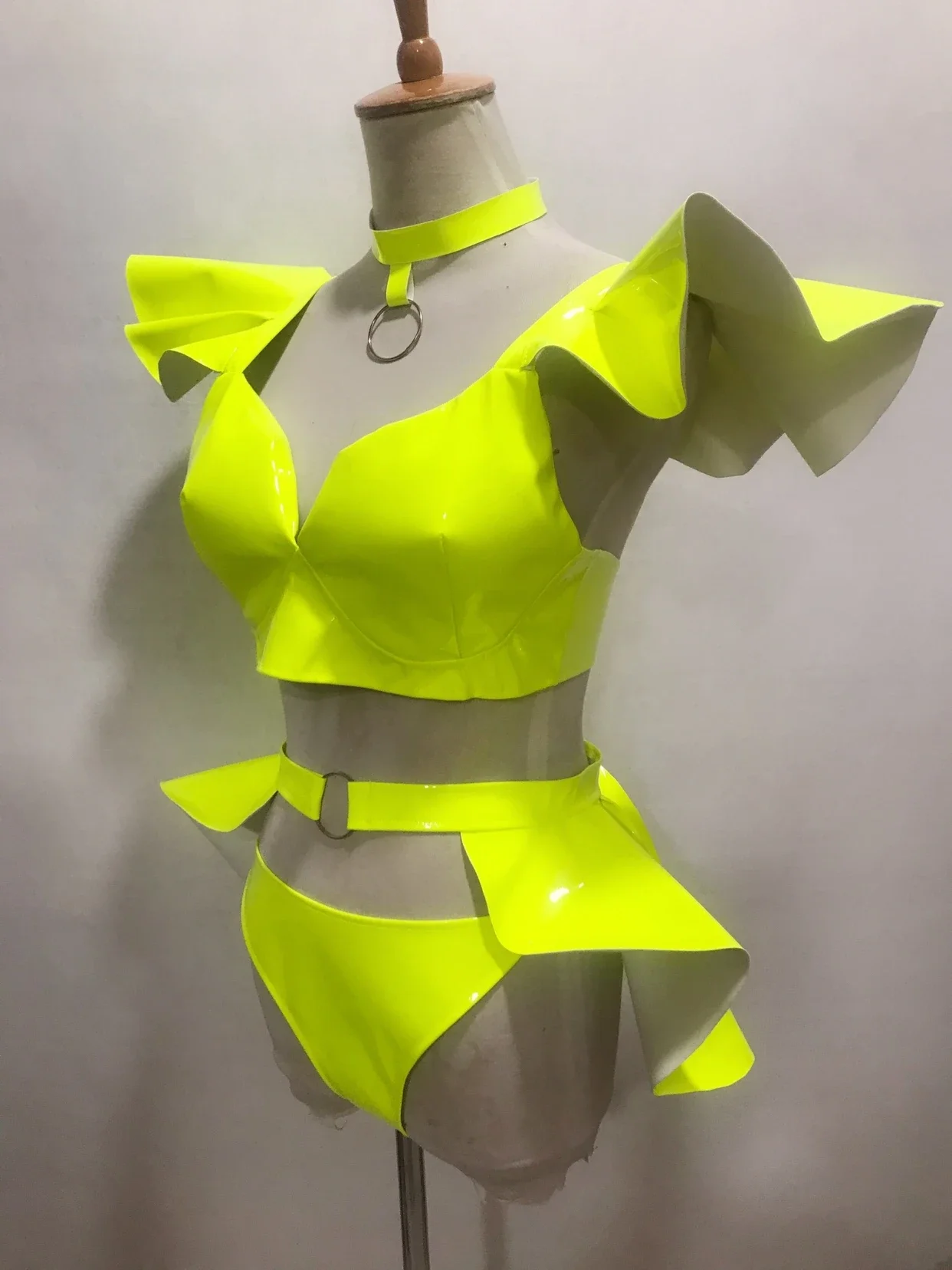 Zilveren Lakleren Bikini Minirok Festival Party Show Rave Dance Outfit Fluorescerend Geel Sexy Podiumkostuum