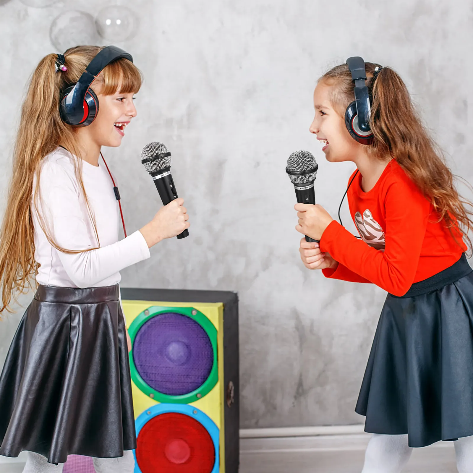 

1Pcs Mini Black Microphone Fake Mic Prop Lightweight for Kids Stage Performance Party Favor for Toddlers Microphone Toy