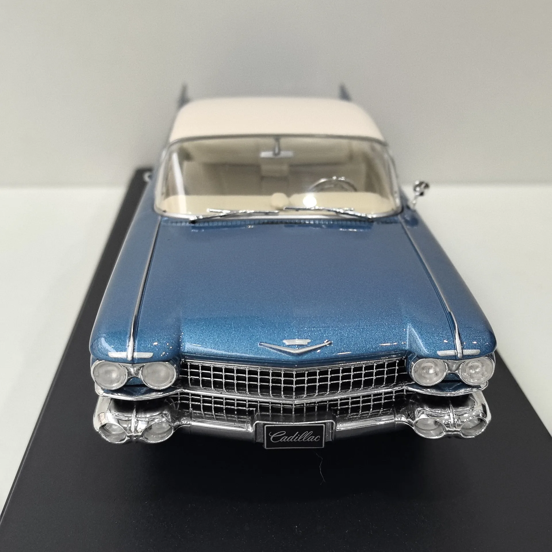 دييكاست وايت بوكس 1/24 مقياس كاديلاك إلدورادو سبيكة سيارة نموذج تحصيل لعبة هدية تذكارية عرض حلية #4