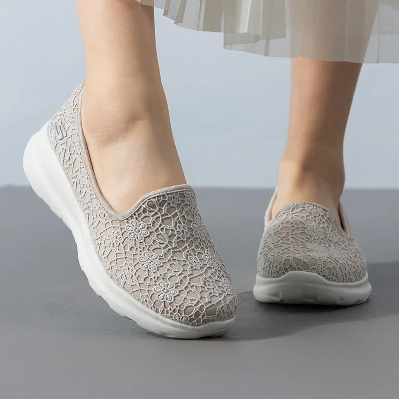 Damskie wsuwane, oddychające buty sportowe i codzienne Skechers/Skechers z niską cholewką