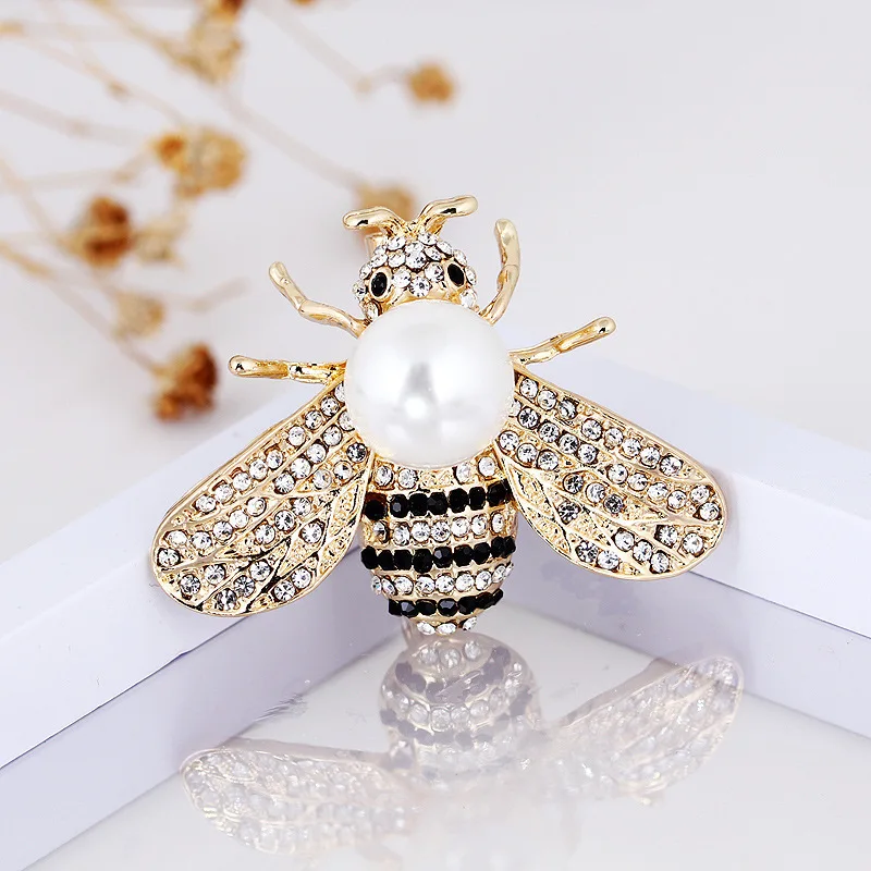 CINDY XIANG 2 Colors Choose Rhinestone Bee Brooches for Women Pearl Honeybee Pins Fashion Winter Insect Accessories Good Gift