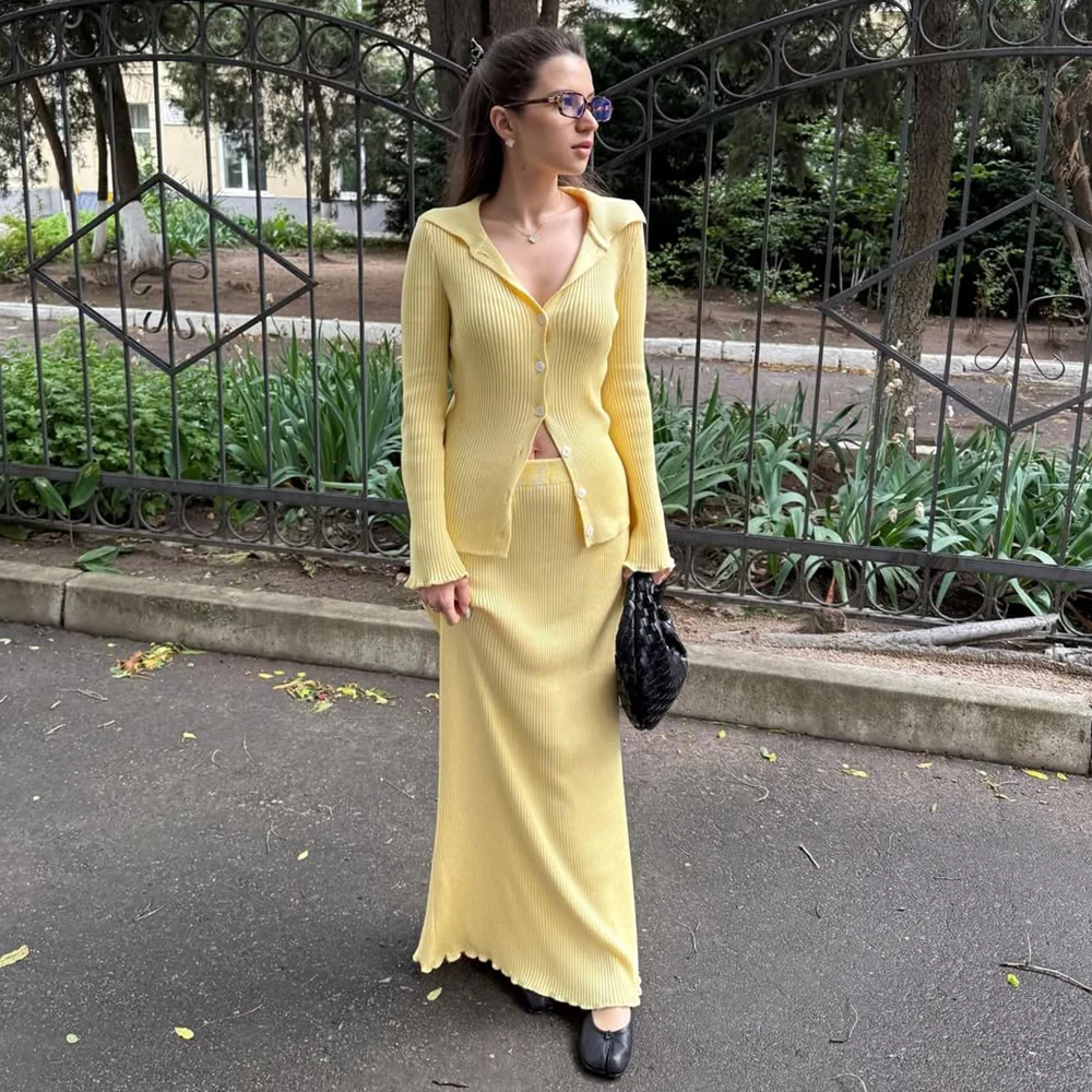 

Tuularose Knitted Dress 2-Piece Set Women Solid Cardigan Top Fitted Ruffled Skirt Set Elegant Luxurious Commuter Women Dress Set