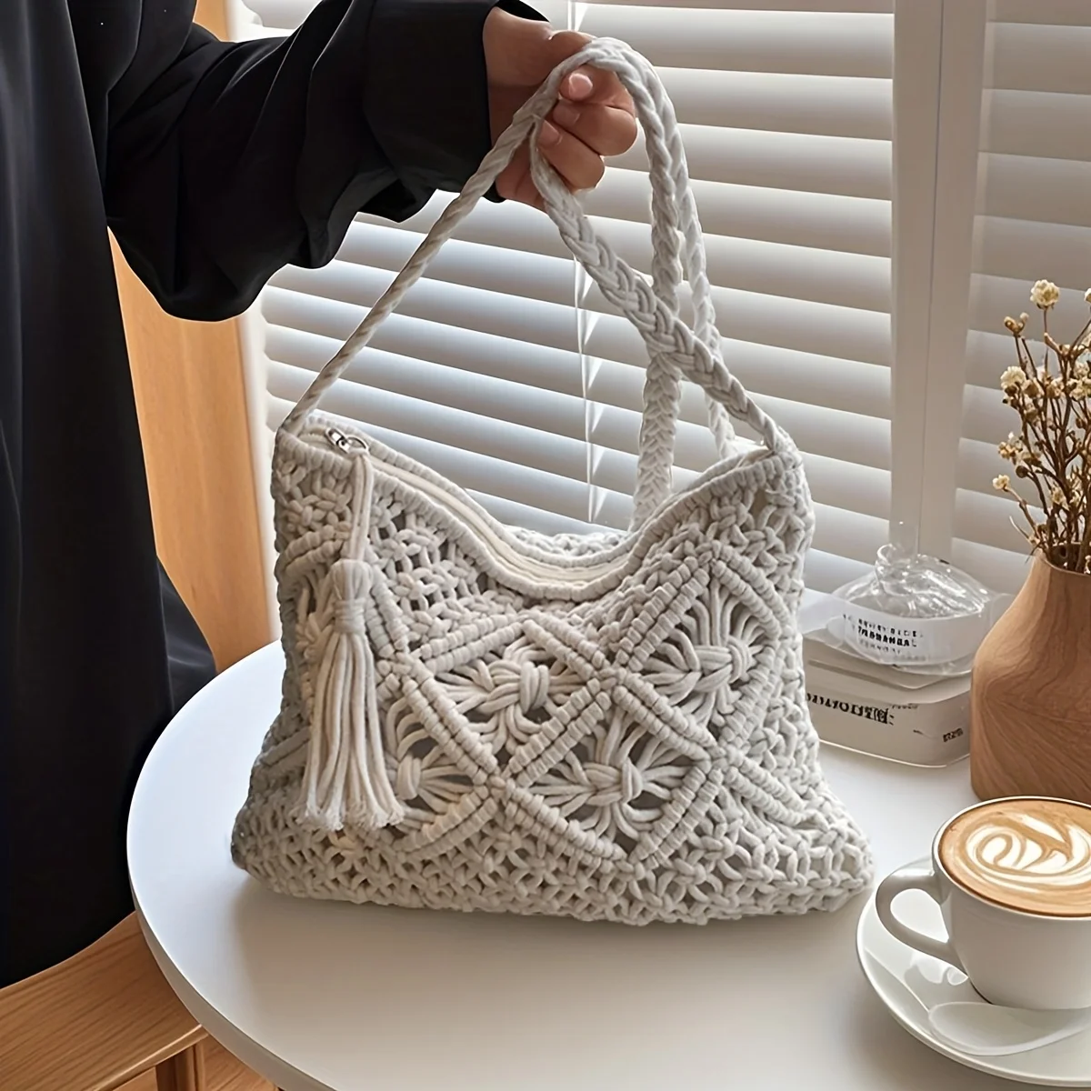 

Белая женская сумка через плечо из полиэстера с ажурным дизайном, модная минималистичная сумка ручной работы с кисточками, плетеная из соломки