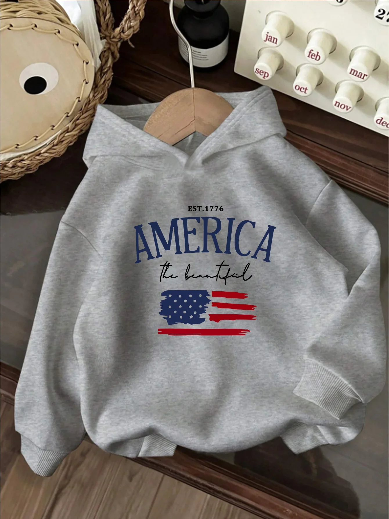 Y2K Casual Hoodie Featuring a Unique Handwritten Slogan And National Flag Exuding a Strong American Campus