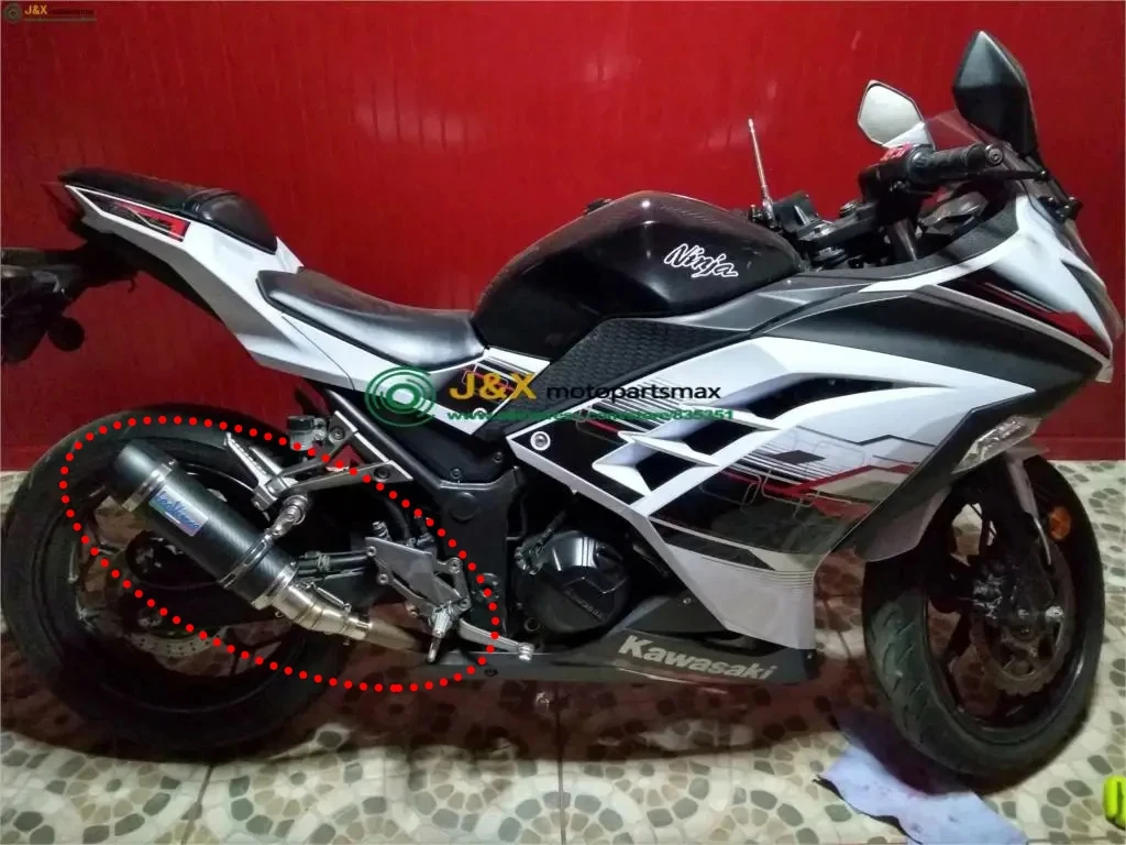 Motorcycle Exhaust Middle Pipe Slip On For Kawasaki Z250 2008-2015 Ninja 300 2013-2016 Ninja 250R 2008-2012 Ninja250R Ninja300