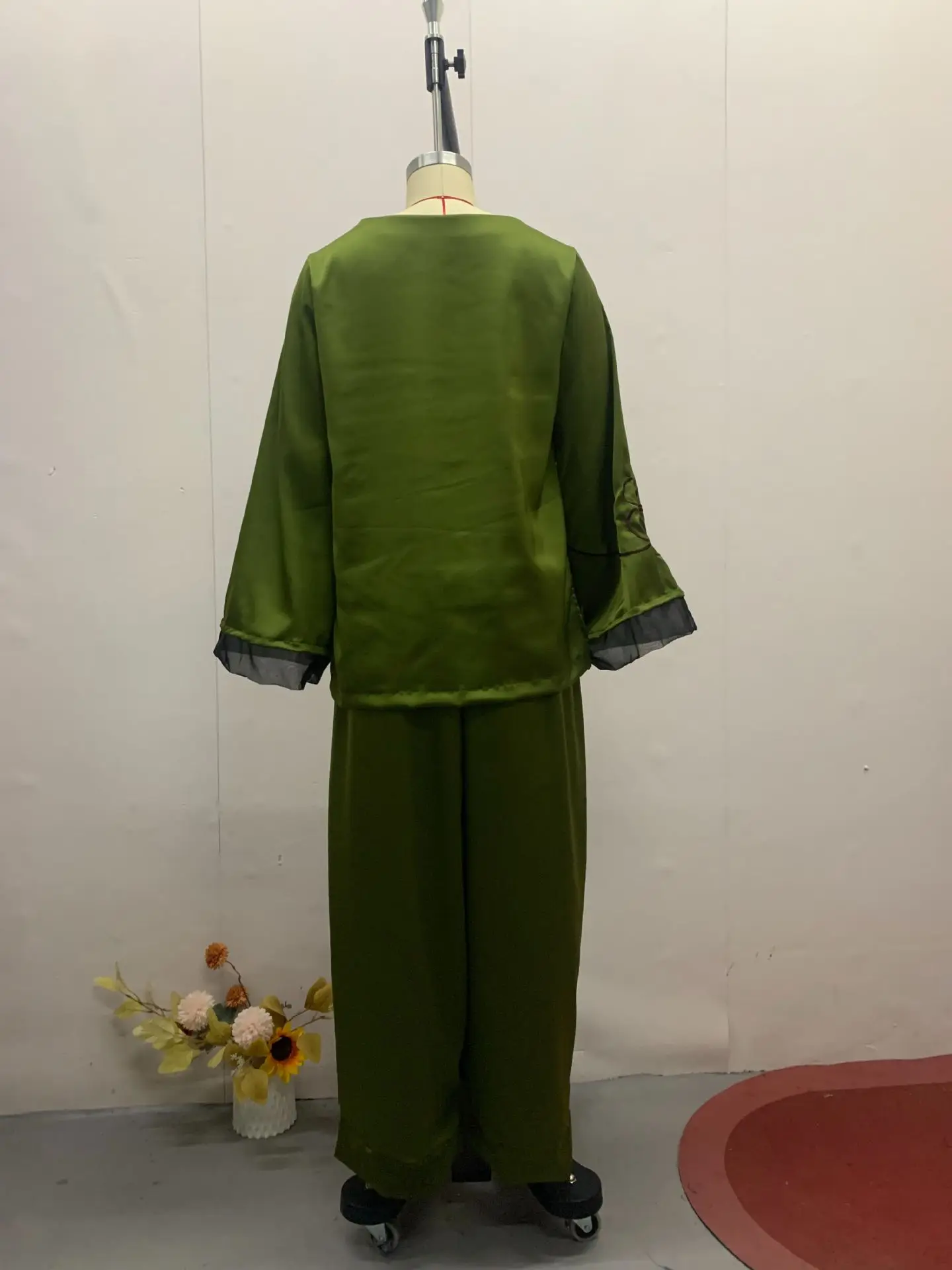 2025 Two Piece Women's Fashion Spring Summer Latest Hot Selling New Forked Retro Casual Loose Temperament Green Two-Piece Set