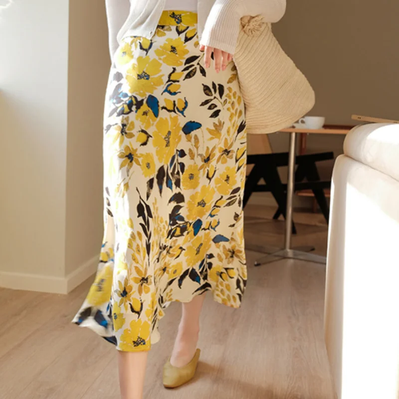 

2023 Spring and Summer New Commuter High-waisted Printed Silk Skirts Woman